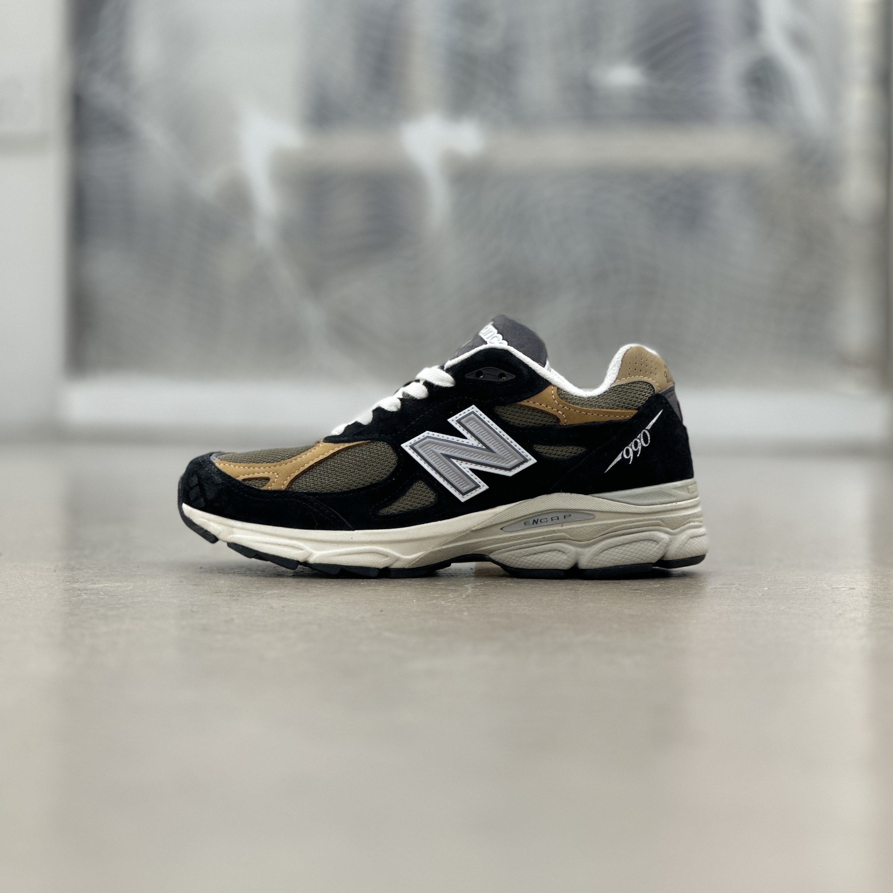 New Balance M990BB3