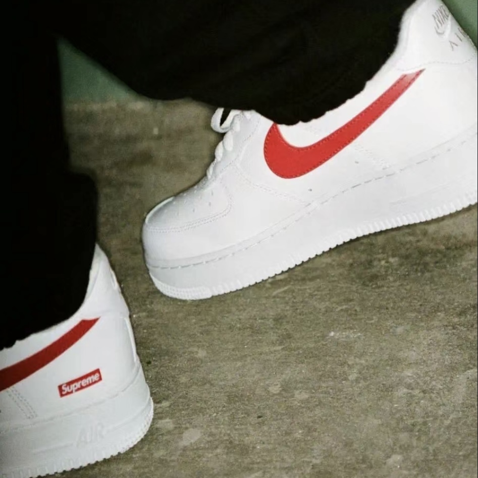《上海獨家發售》Supreme x Air Force 1 白紅勾 (CU9225101)