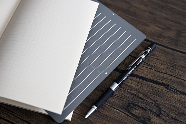 魔法習字墊板：獲日本文具大賞機能部門優秀賞