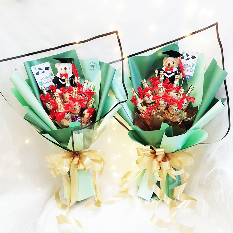 畢業熊香檳酒瓶巧克力花束,畢業熊香檳酒瓶巧克力分享花束,綠色包裝,Graduation Bear Champagne Bottle Chocolate Bouquet
