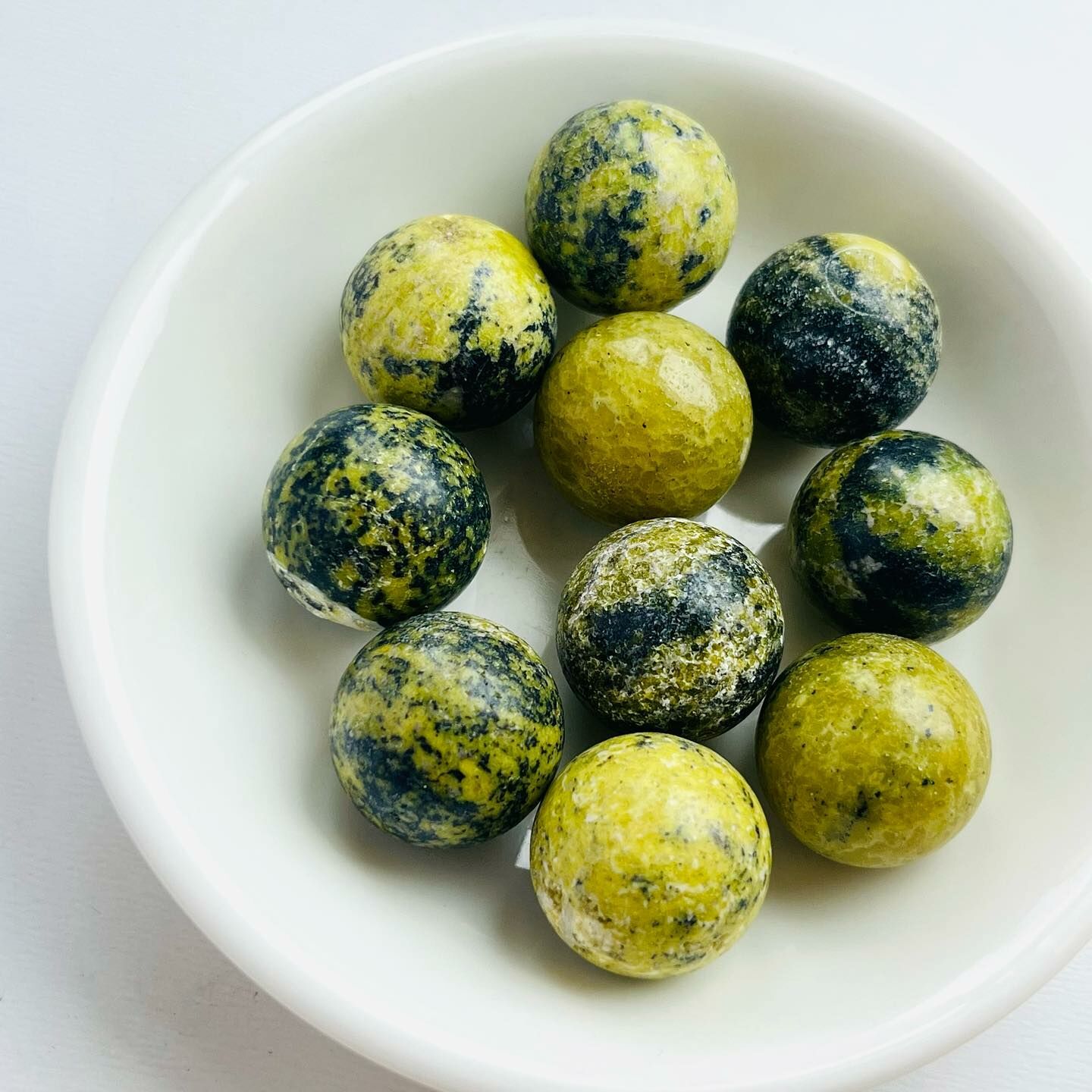 [原石] 綠澳寶 水晶小球