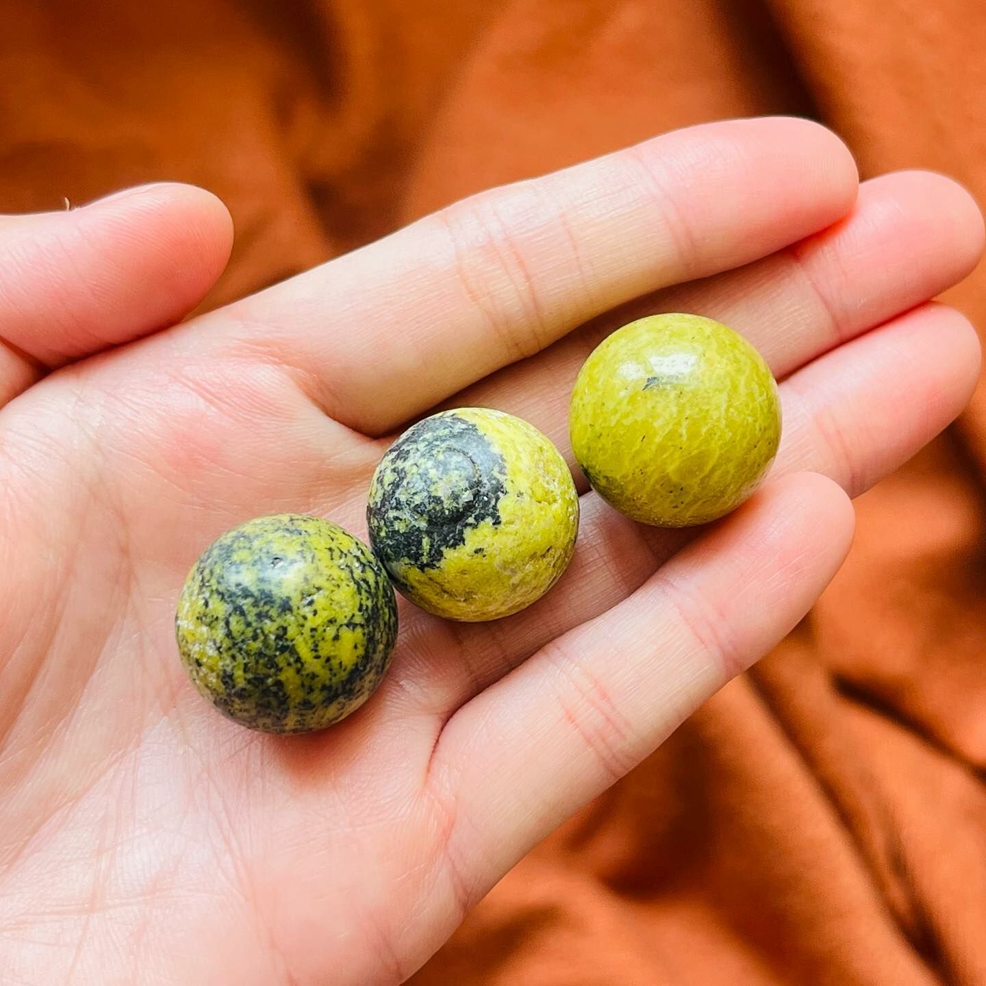 [原石] 綠澳寶 水晶小球