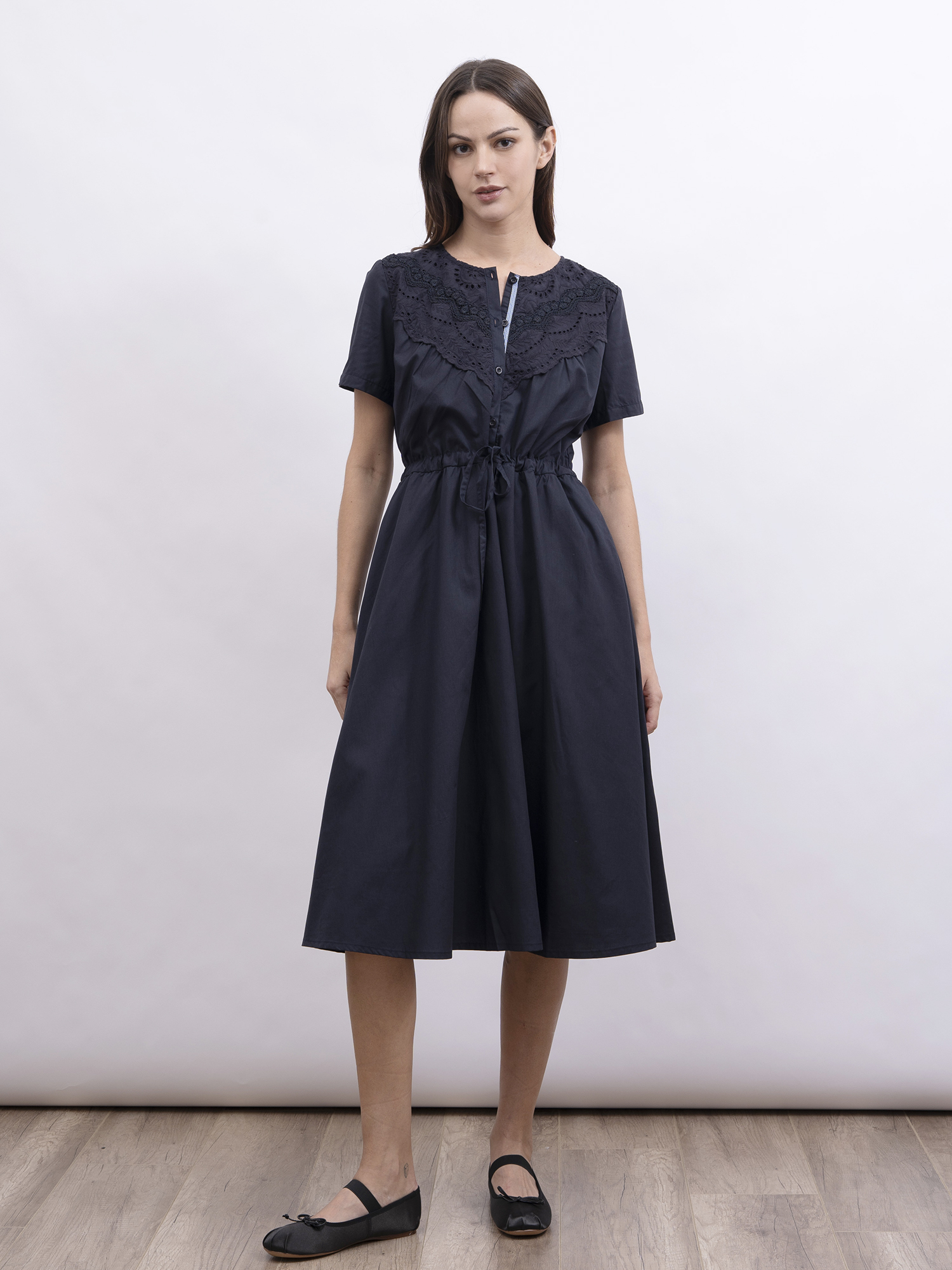 mi-tu 拼接蕾絲恤衫連身裙