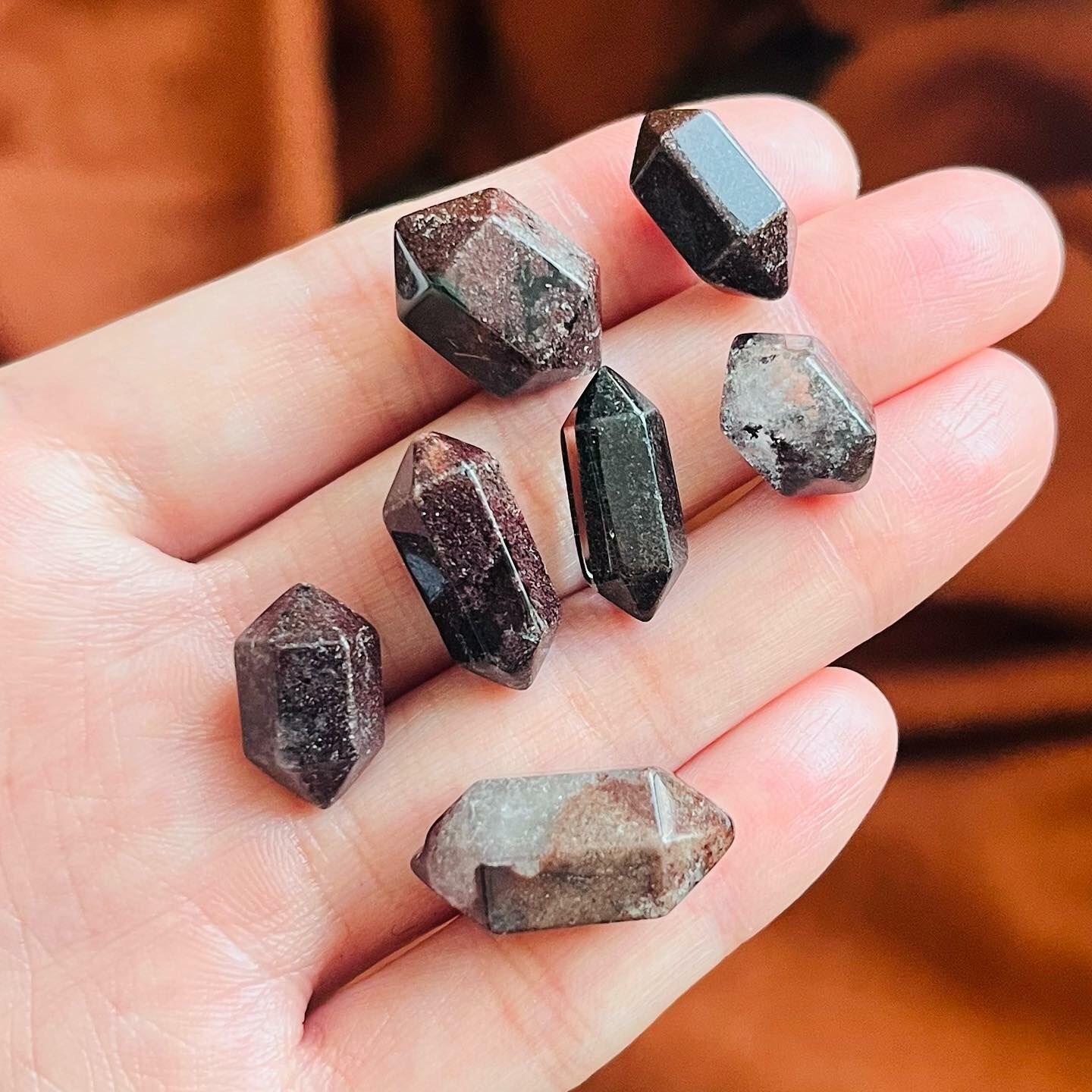 [原石] 紅幽靈水晶 迷你雙尖