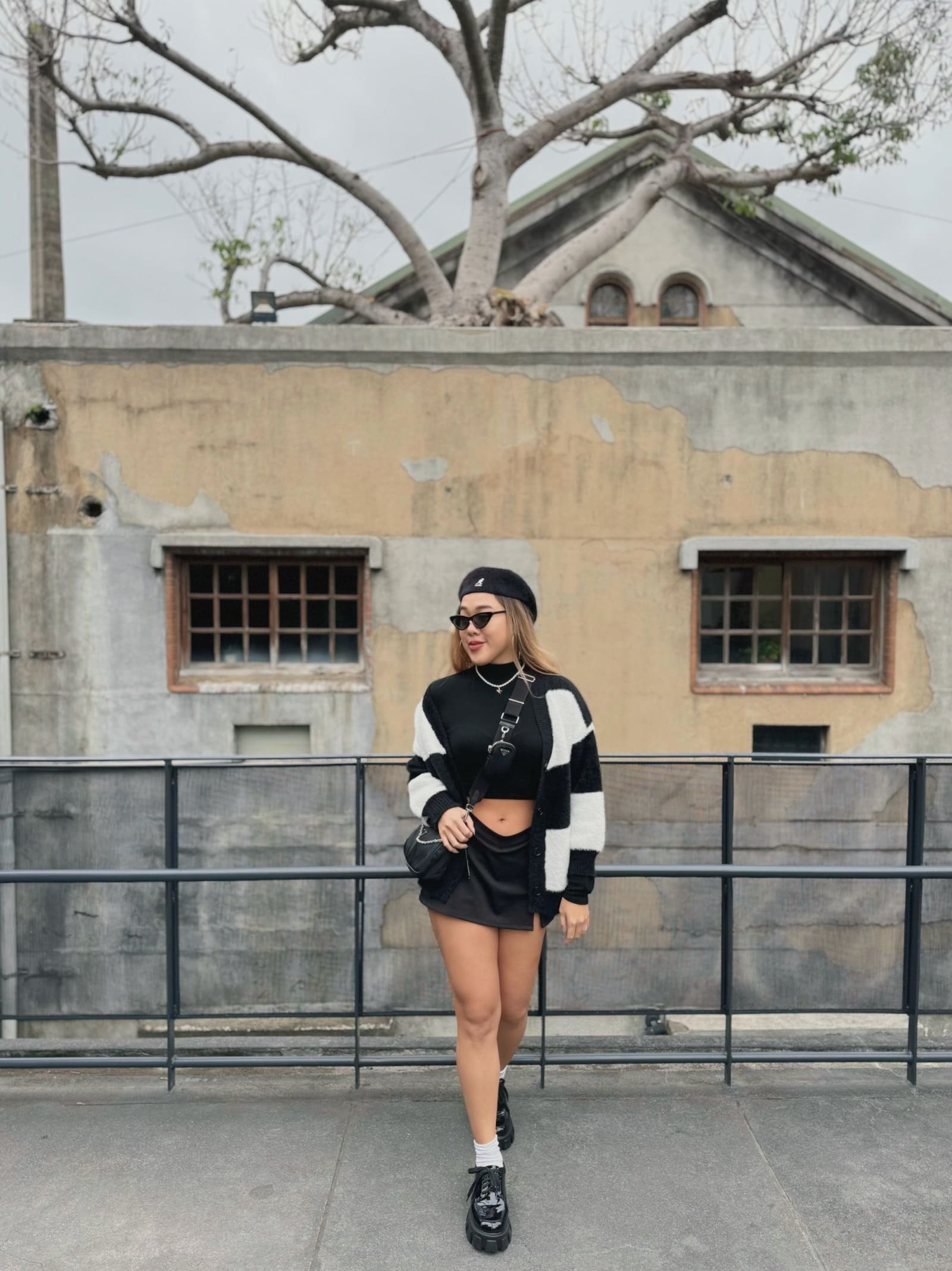 牛皮亮漆厚底樂福鞋