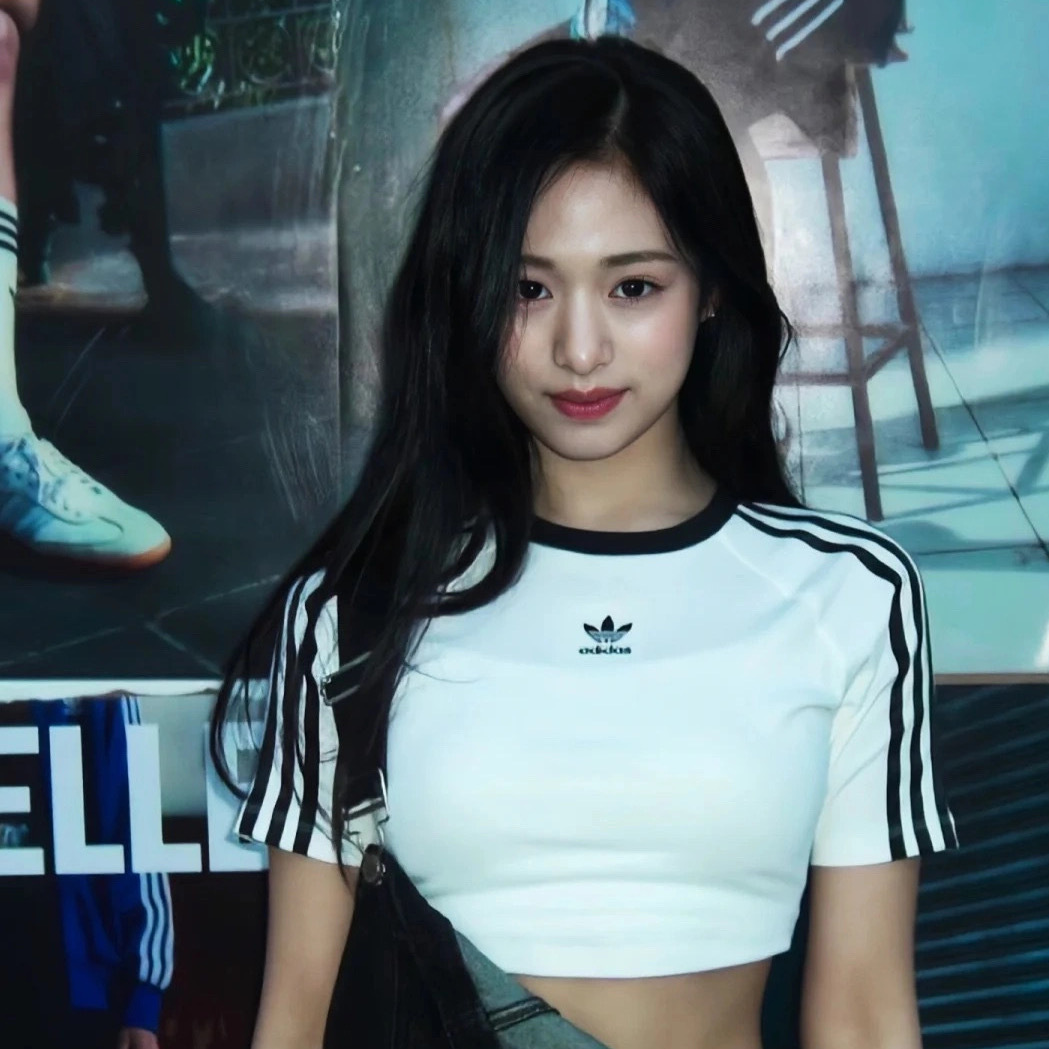 ADIDAS BABY TEE 短版 短T 短袖 貼身 三葉草 BABYMONSTER同款 白 IP0662 黑 IU2532 / 調貨