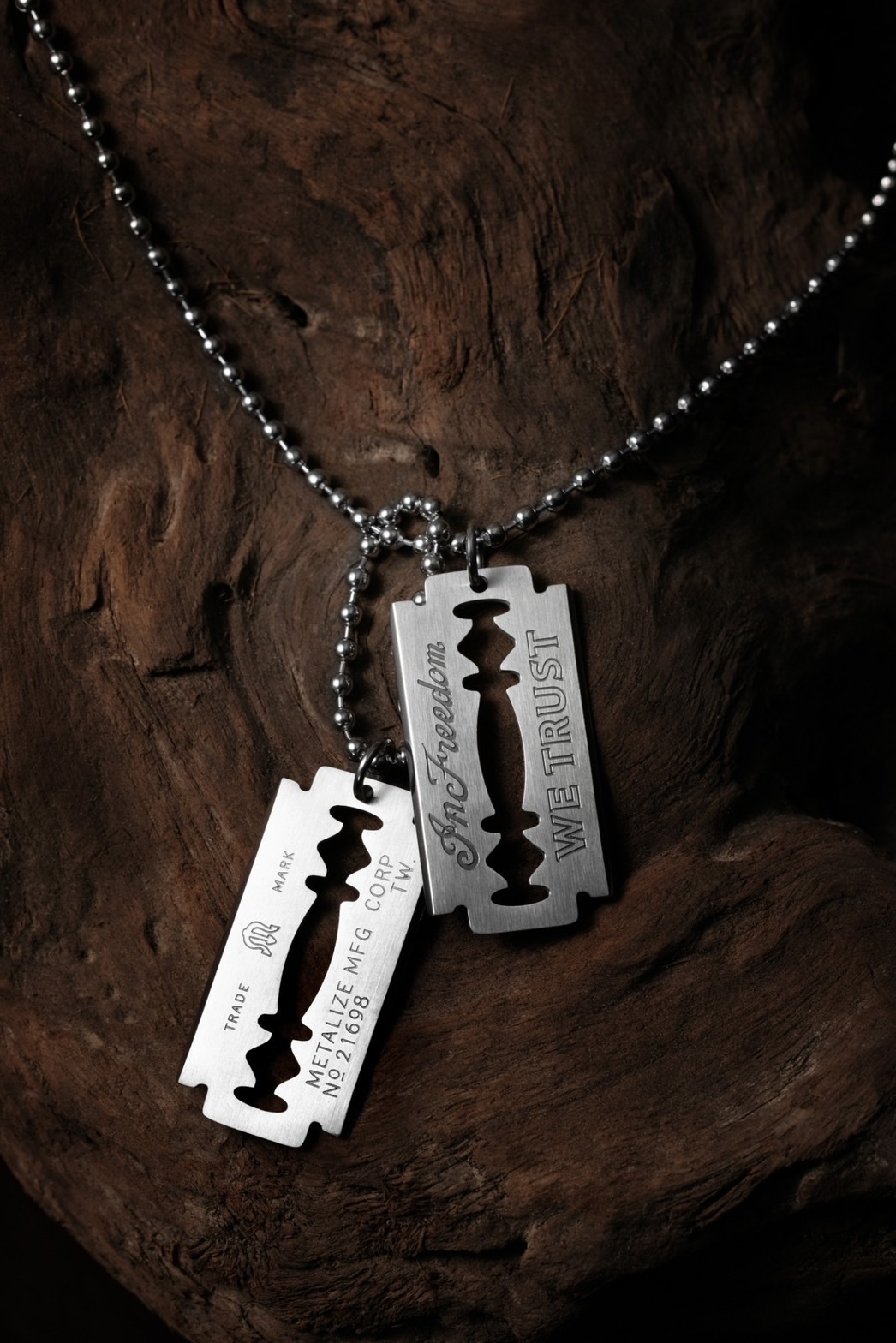 METALIZE I.F.W.T雙刀片/不鏽鋼項鍊