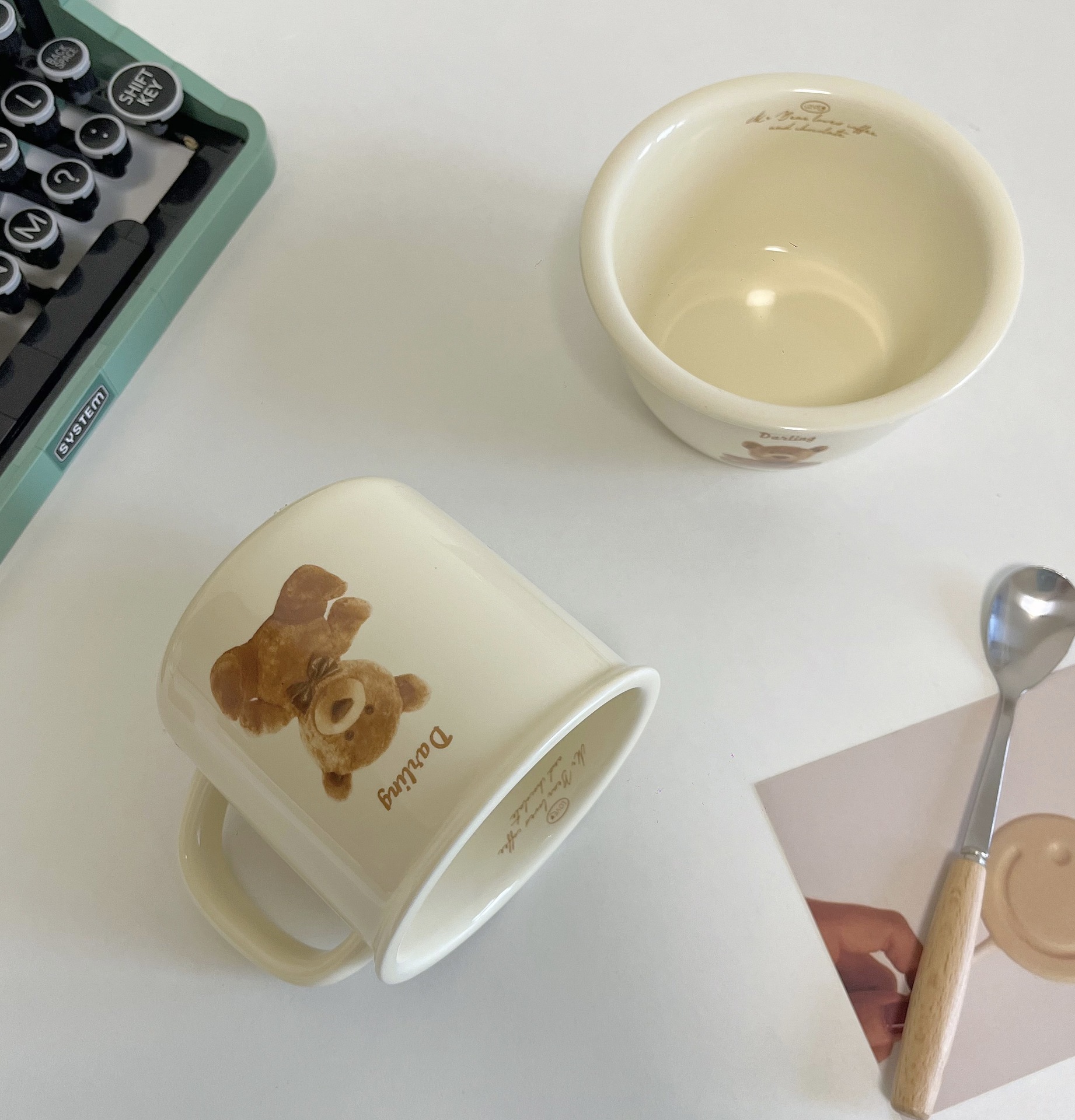 《4235》奶油系蝴蝶結小熊陶瓷杯碗組