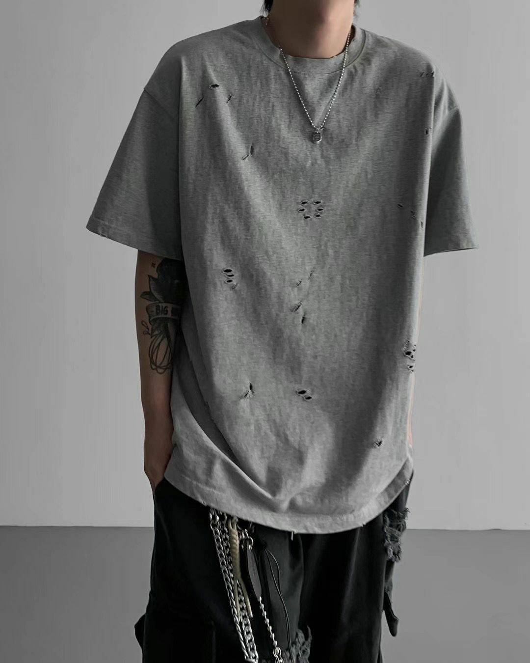 淨色破洞短袖Tee LIL-025T