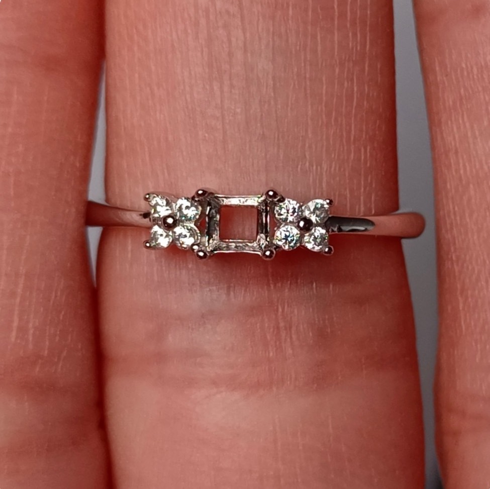 女戒方型3*3mm空托