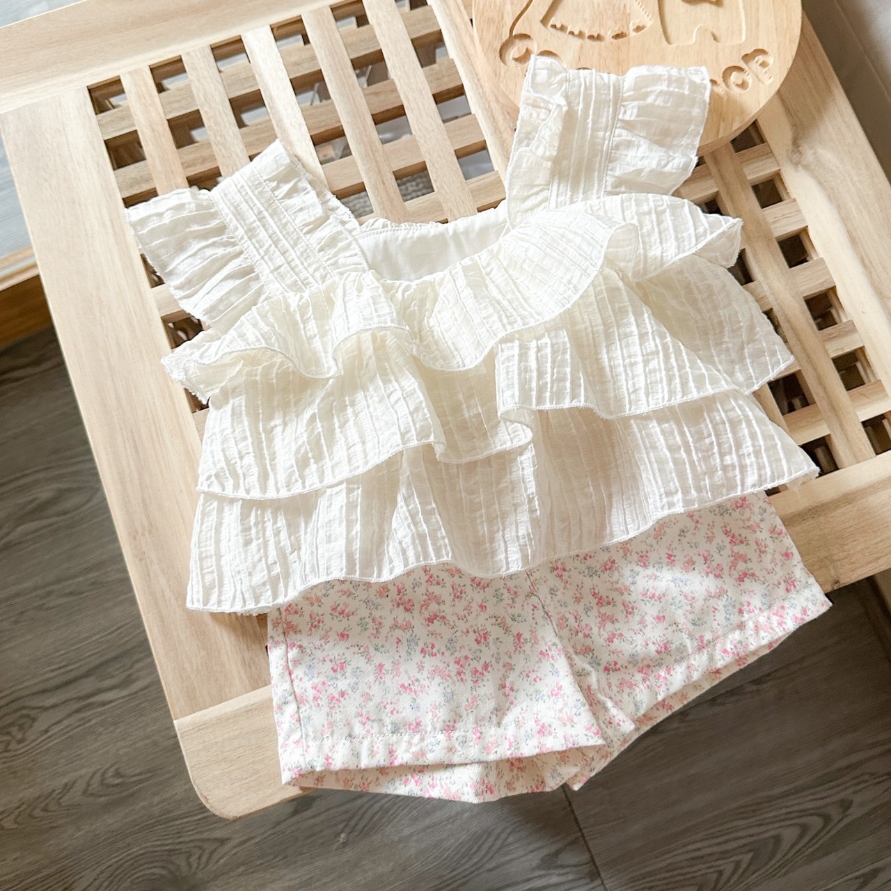 【限量】米色短版雪紡蛋糕背心