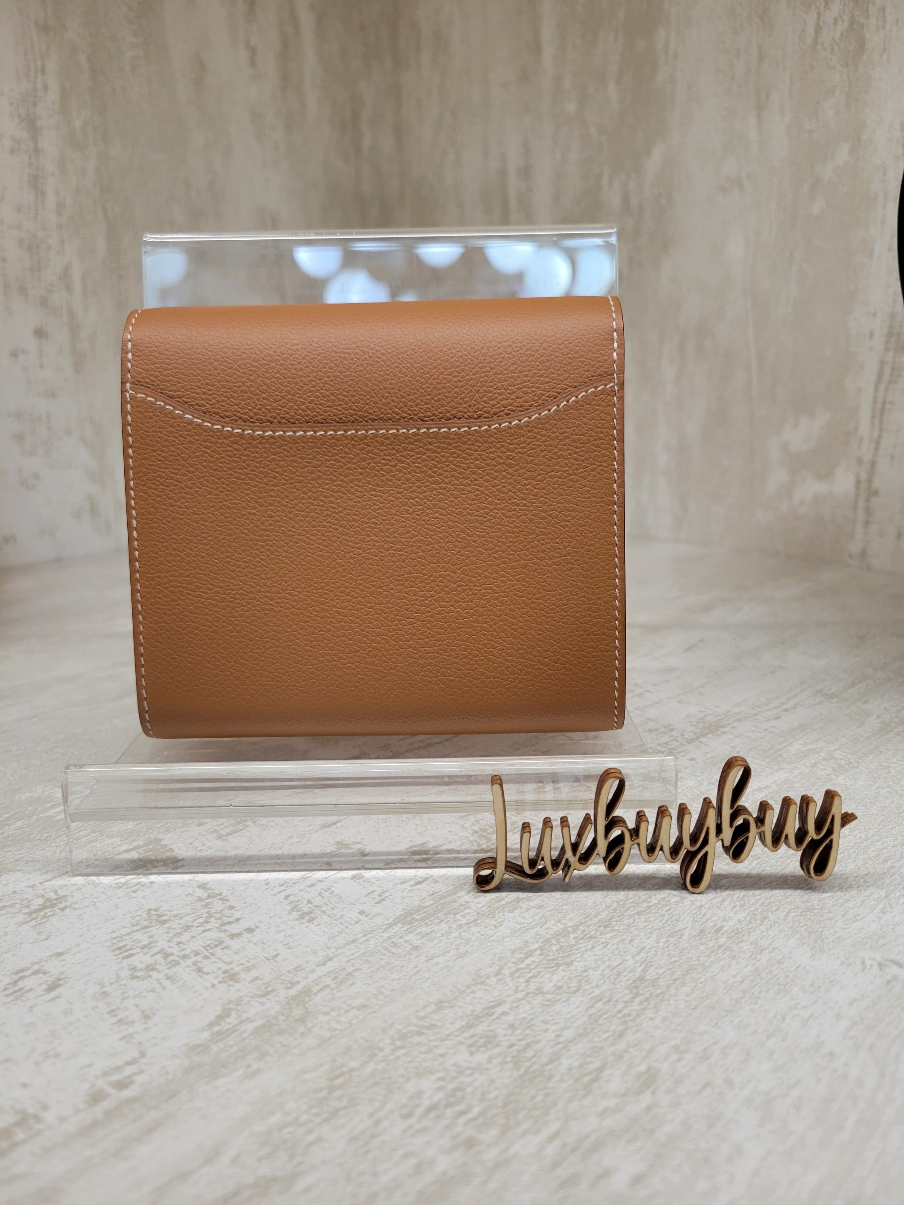 98%NEW CONSTANCE COMPACT WALLET 金棕色金扣