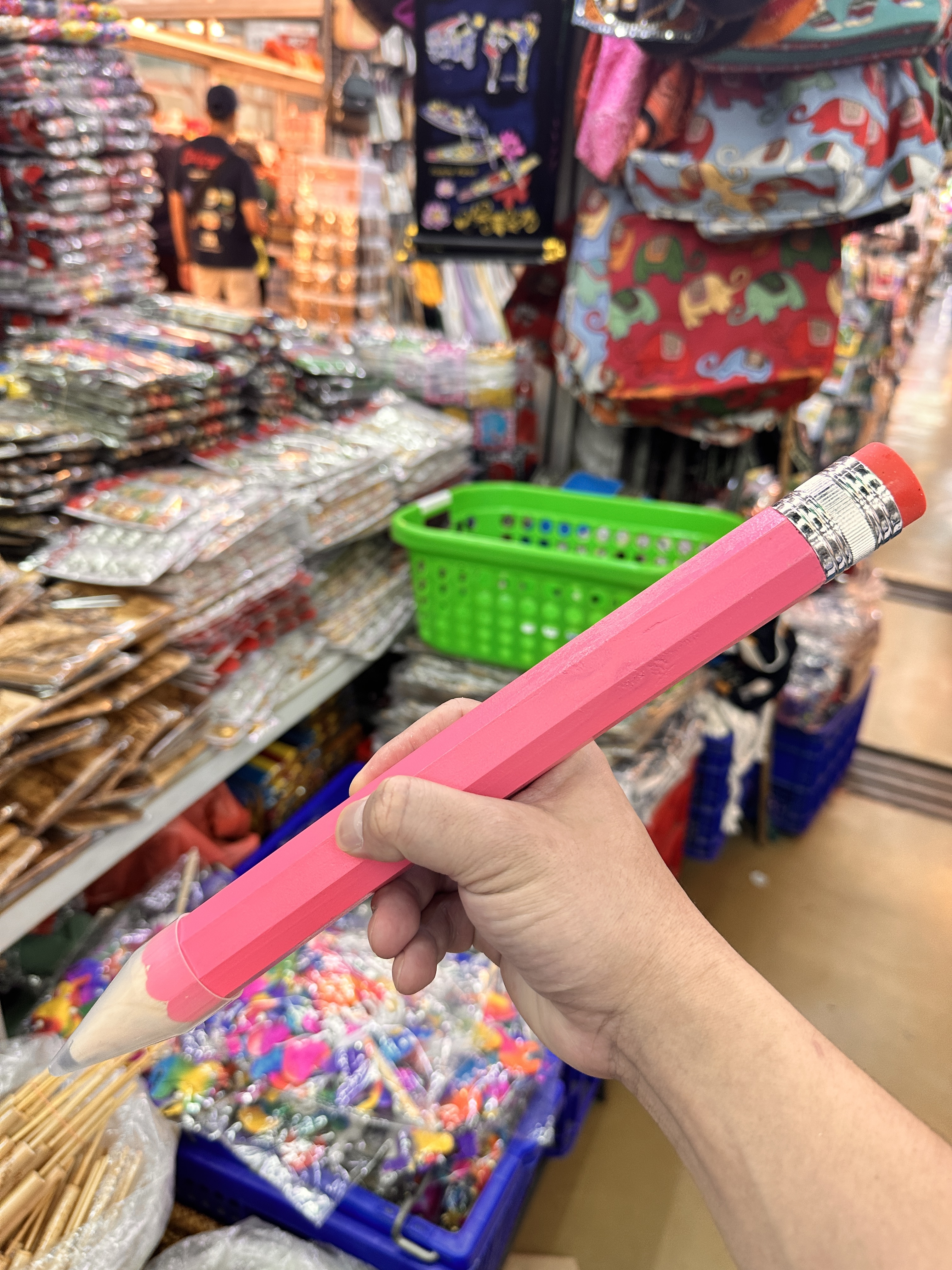 泰國搞鬼巨型鉛筆一支