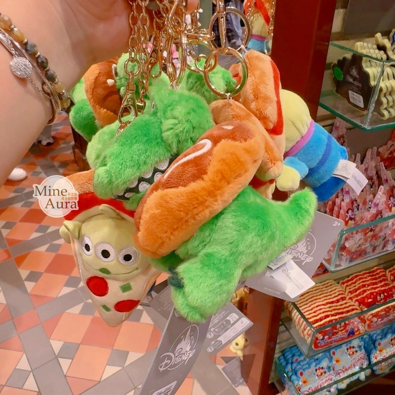 (現貨) 披薩星球系列 抱抱龍 Rex 甜甜圈造型 鑰匙圈 吊飾 玩具總動員 Toy Story -香港迪士尼樂園