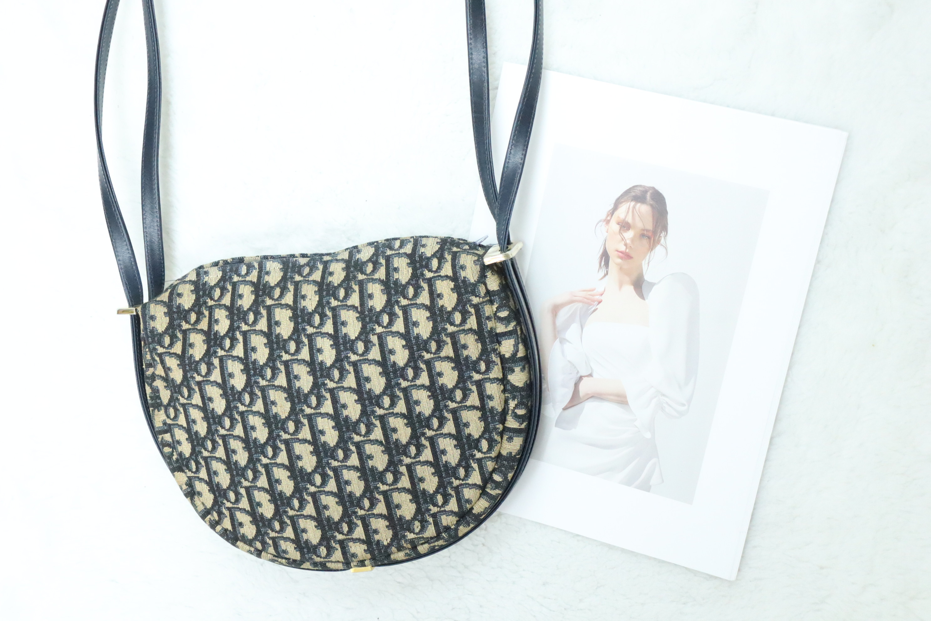 Dior藍色老花側孭袋💙