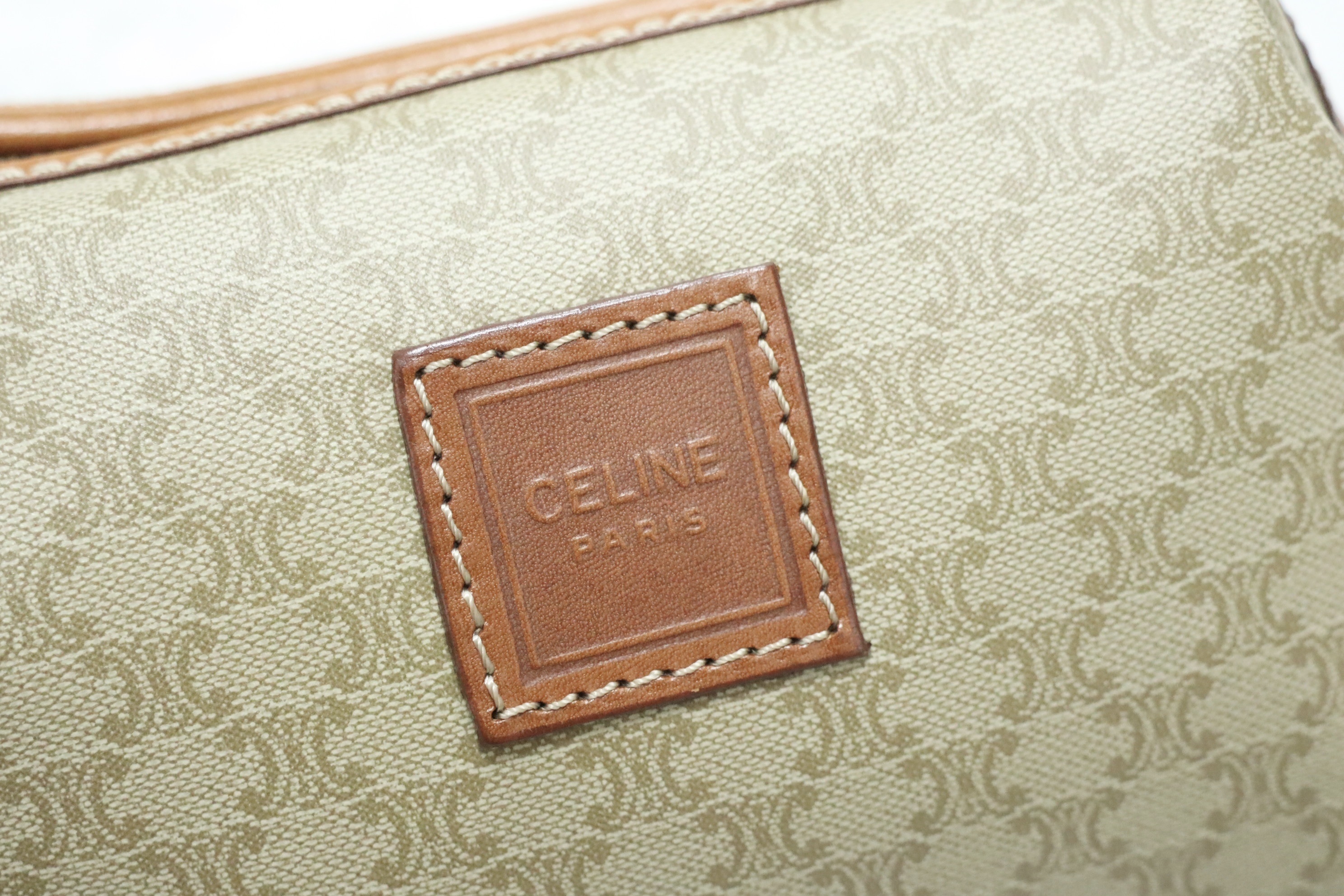 Celine杏色方型logo mini pouch🤎