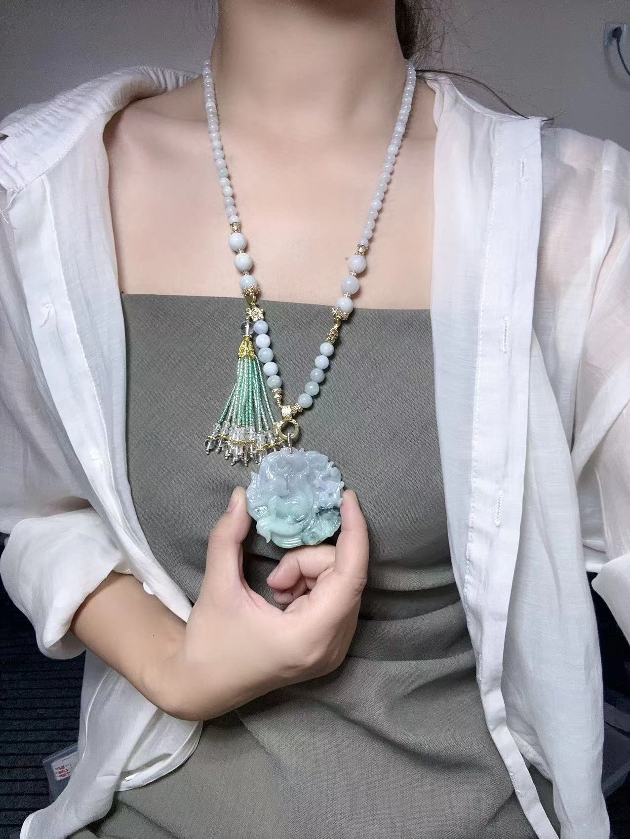 Jade Nine-Tailed Fox (with Tassel)