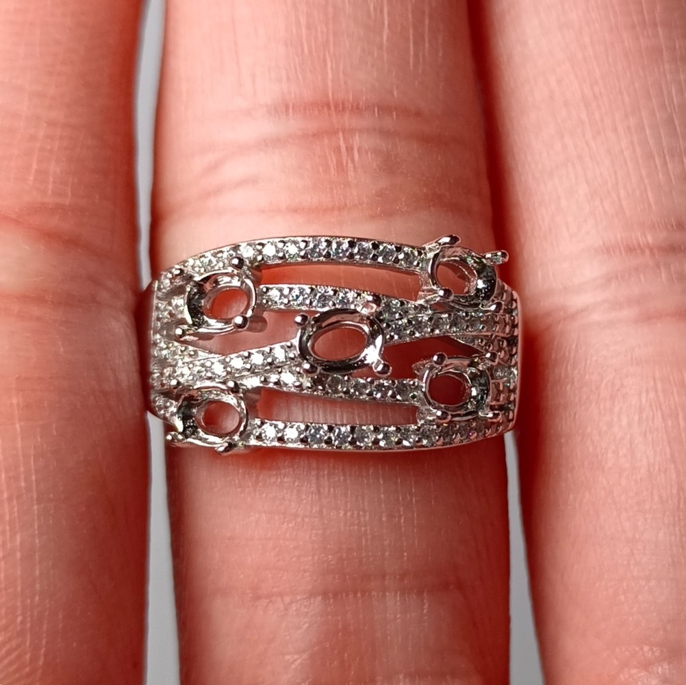 女戒橢圓3*4mm空托