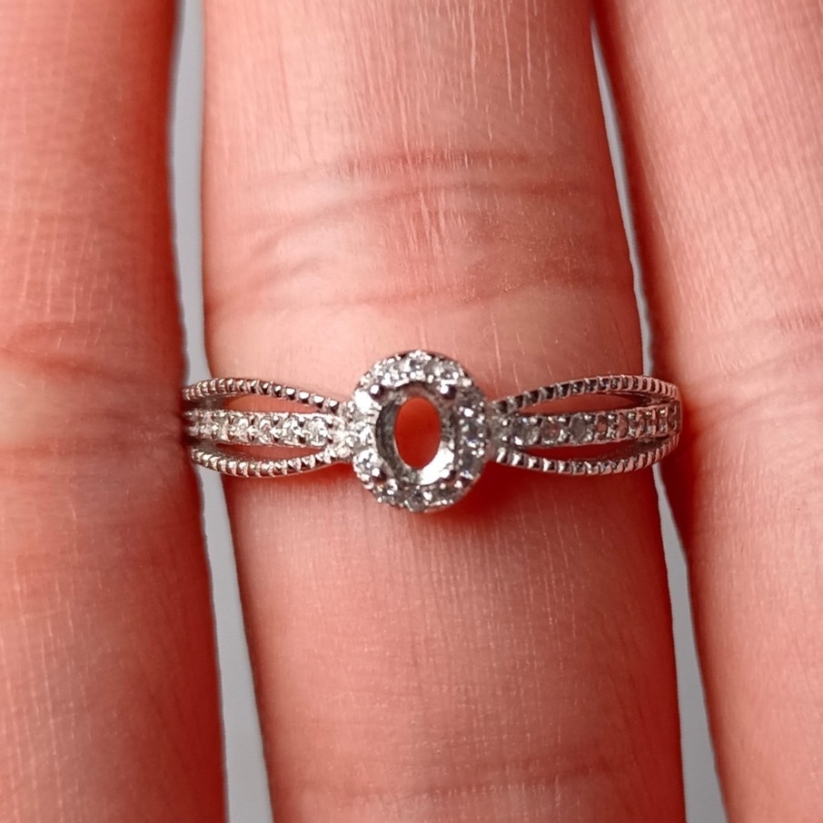 女戒橢圓3*4mm空托