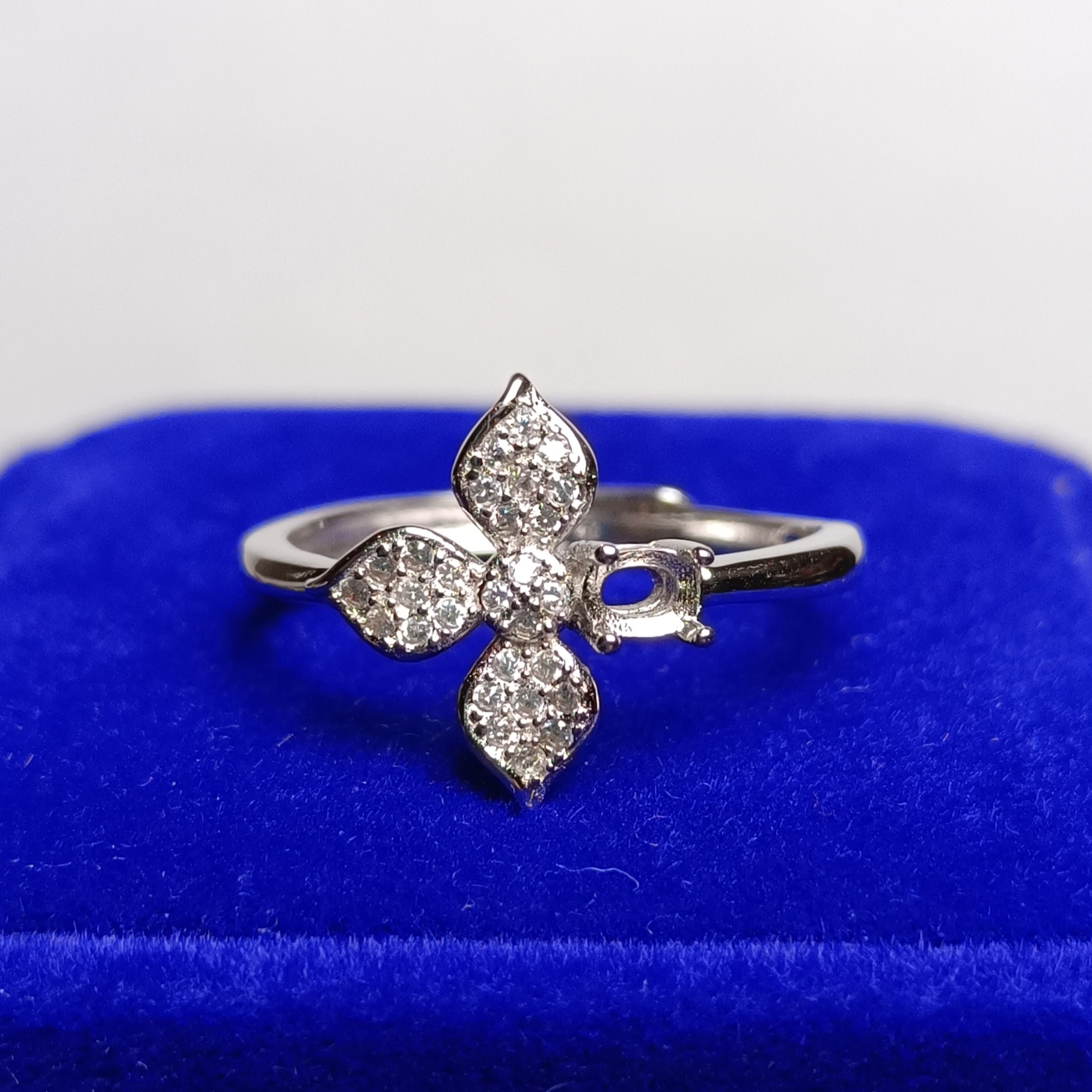 女戒橢圓3*4mm空托