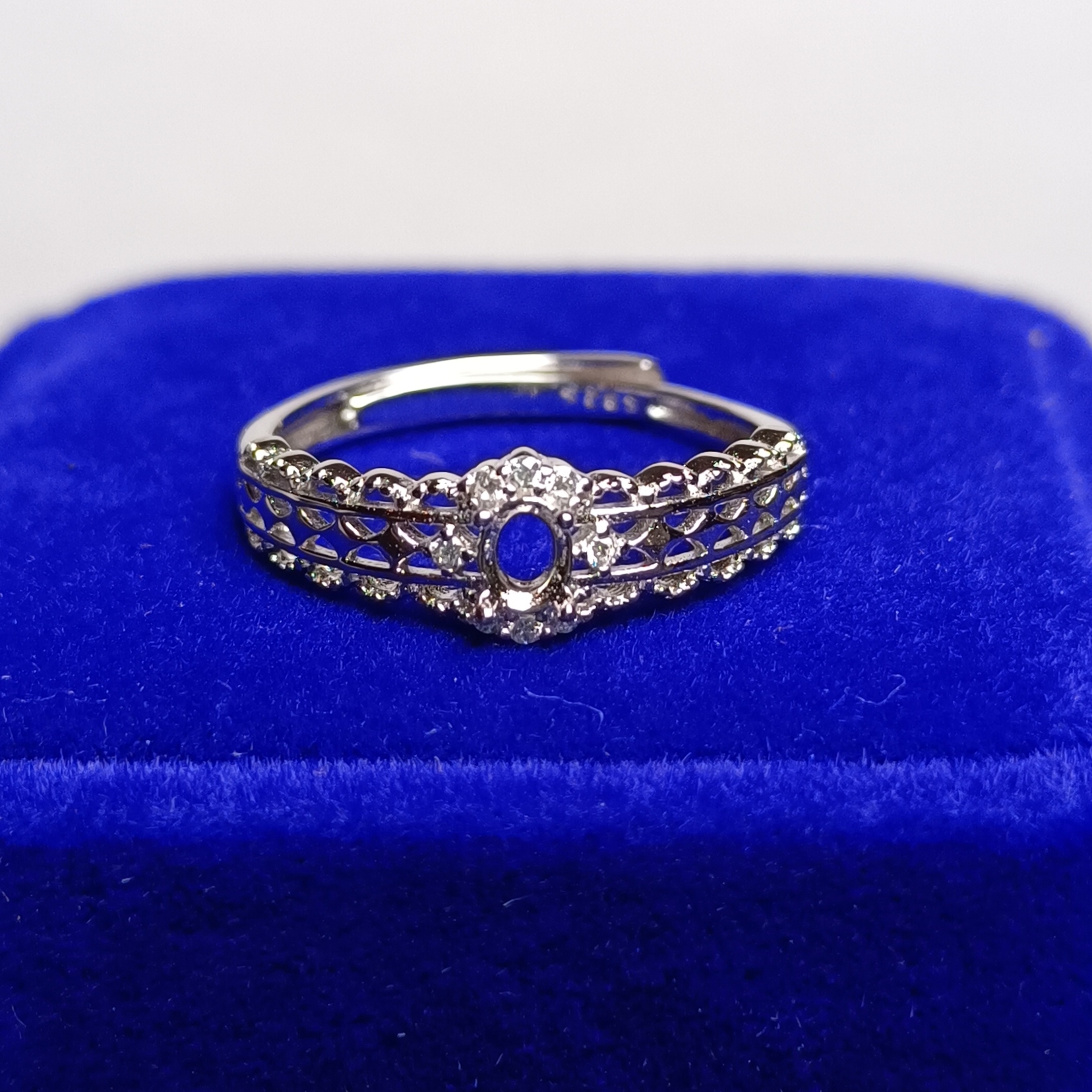 女戒橢圓3*4mm空托