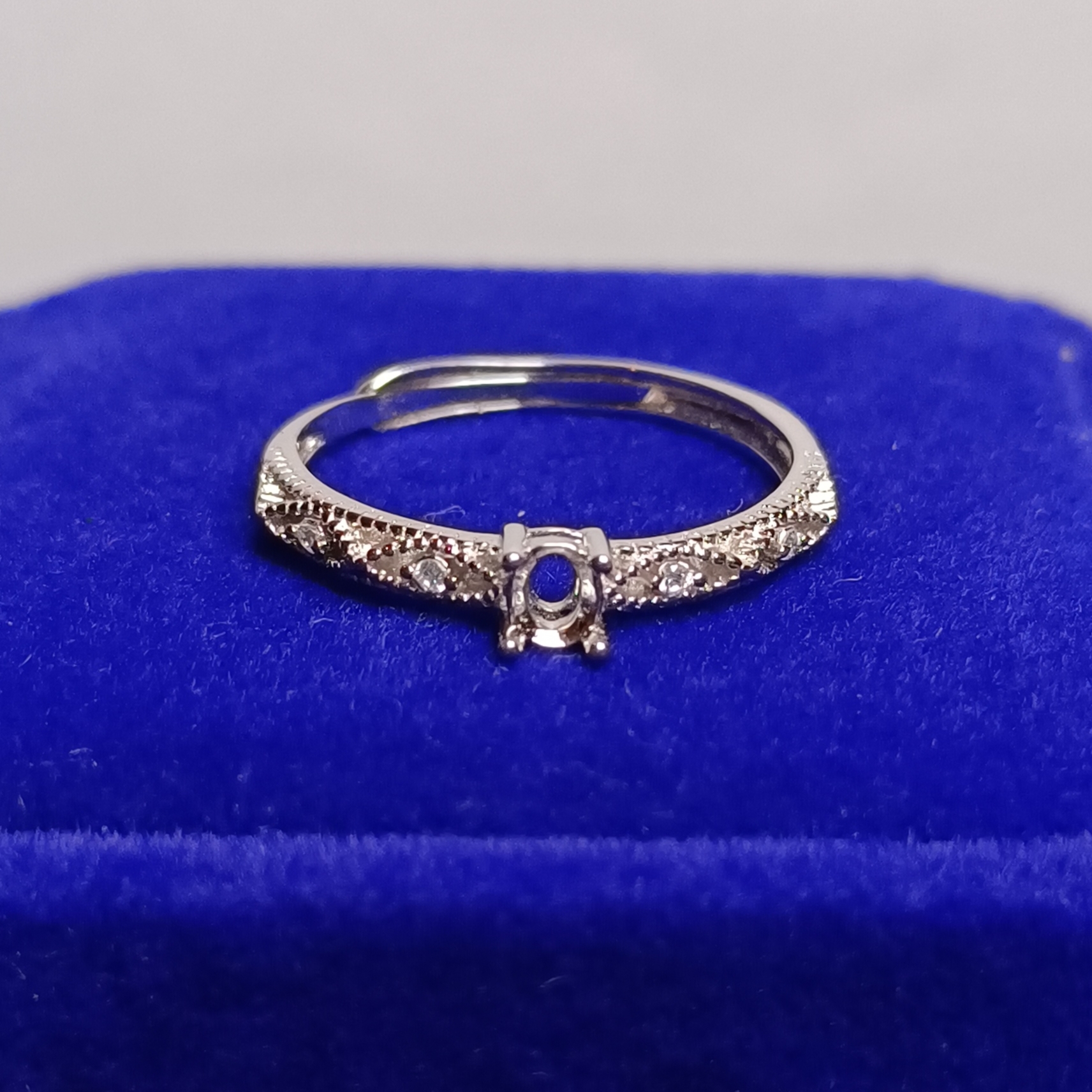 女戒橢圓3*4mm空托