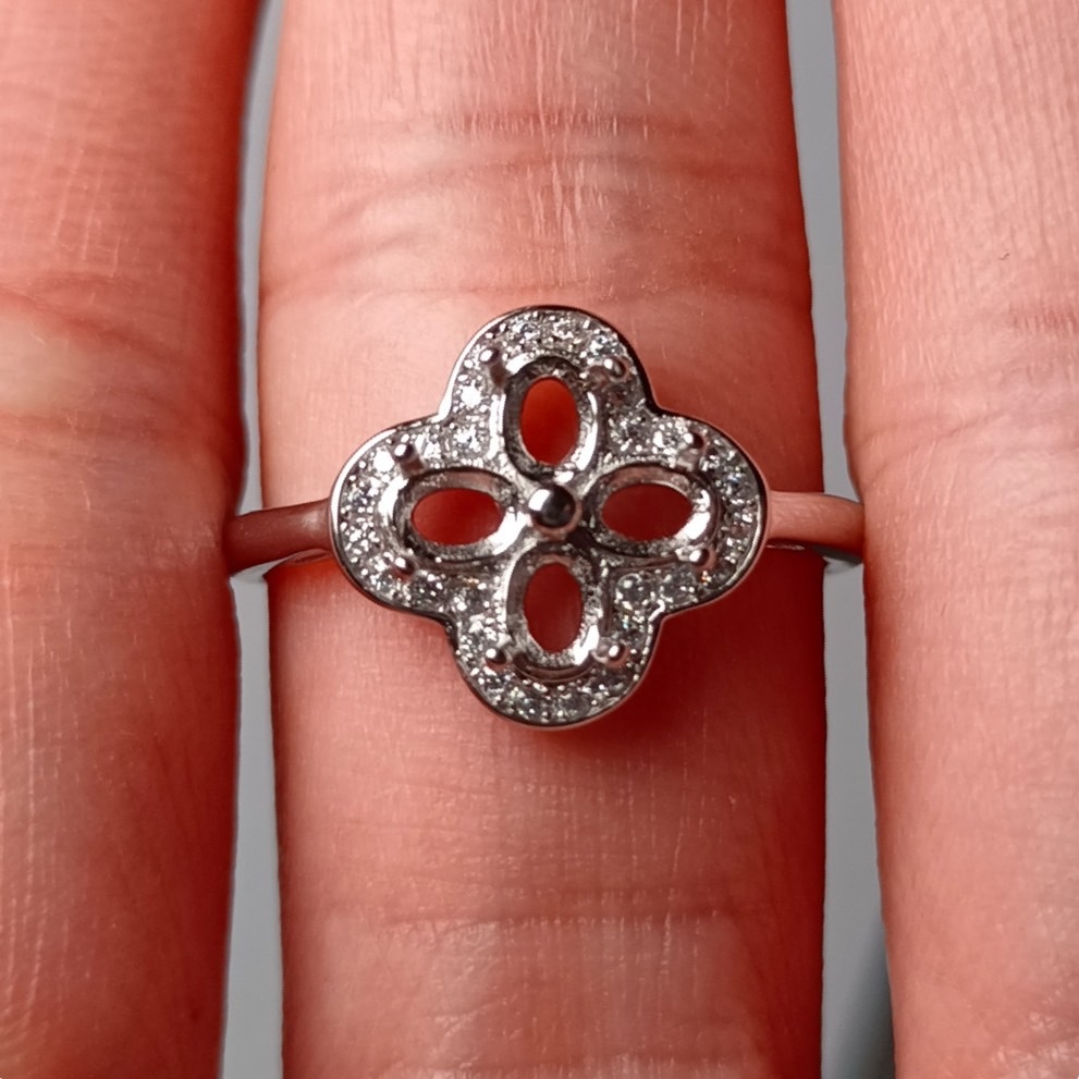 女戒橢圓3*4mm空托