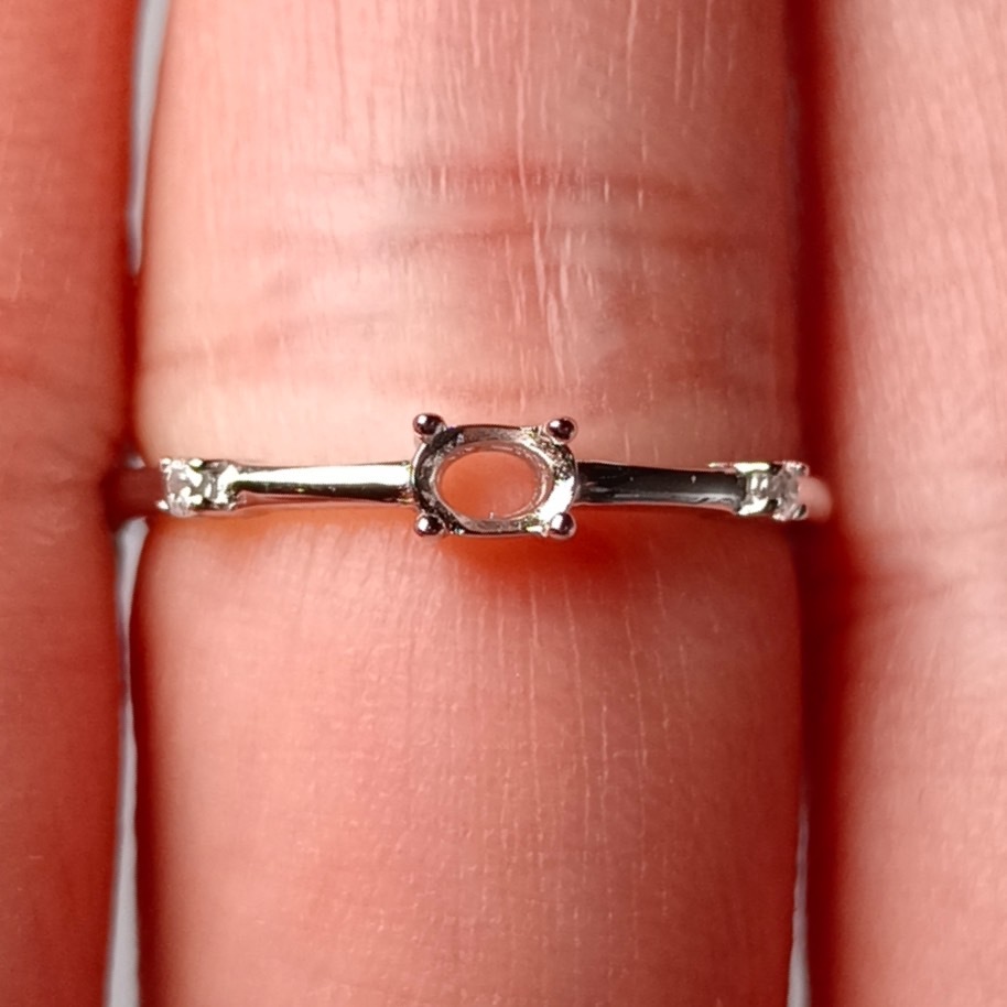 女戒橢圓3*4mm空托