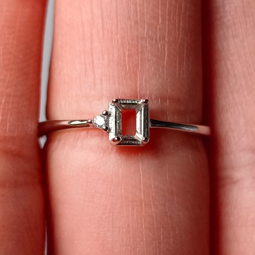 女戒橢圓3*4mm空托