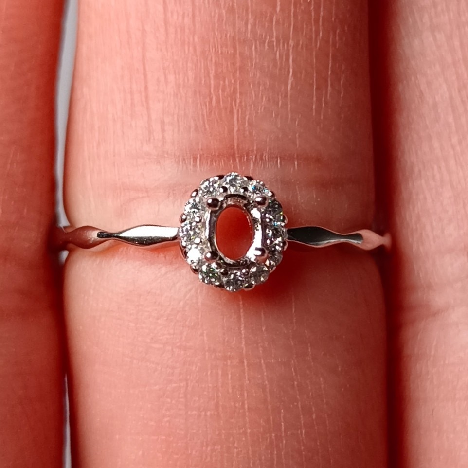 女戒橢圓3*4mm空托