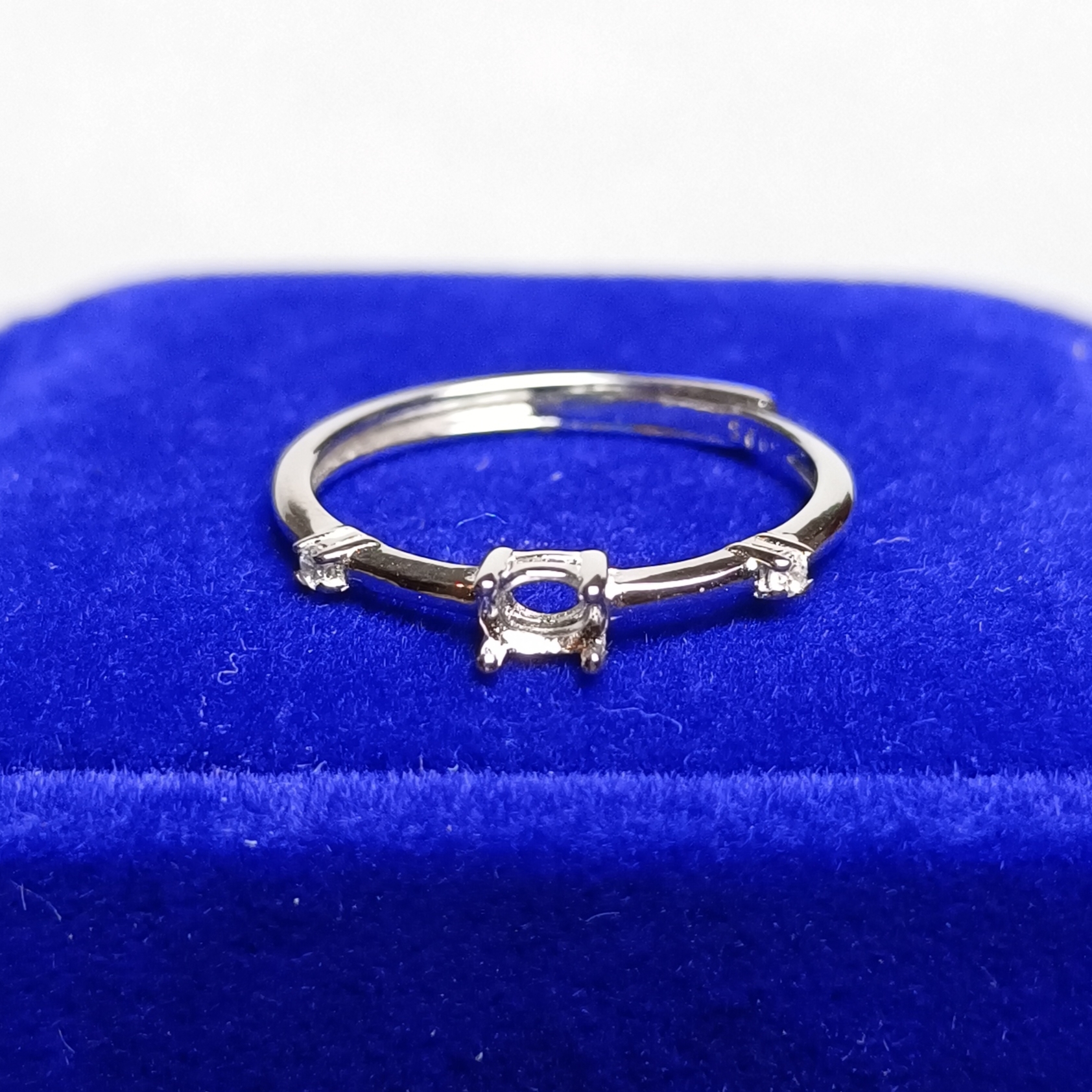 女戒橢圓3*4mm空托