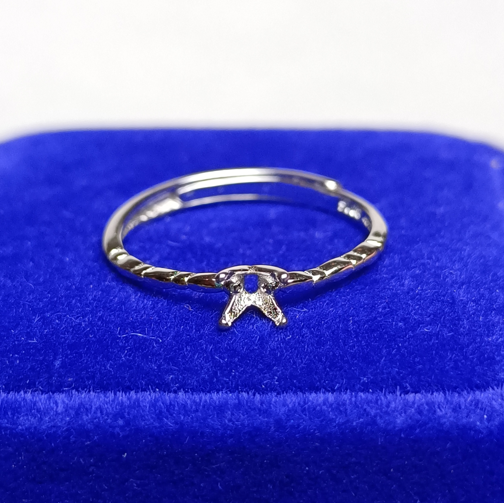 女戒橢圓3*4mm空托