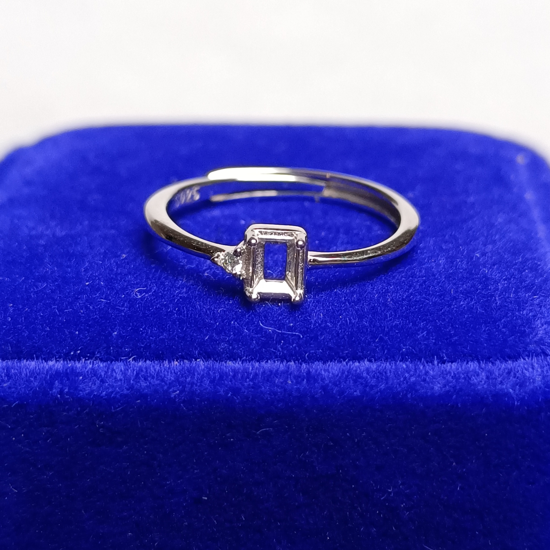 女戒橢圓3*4mm空托