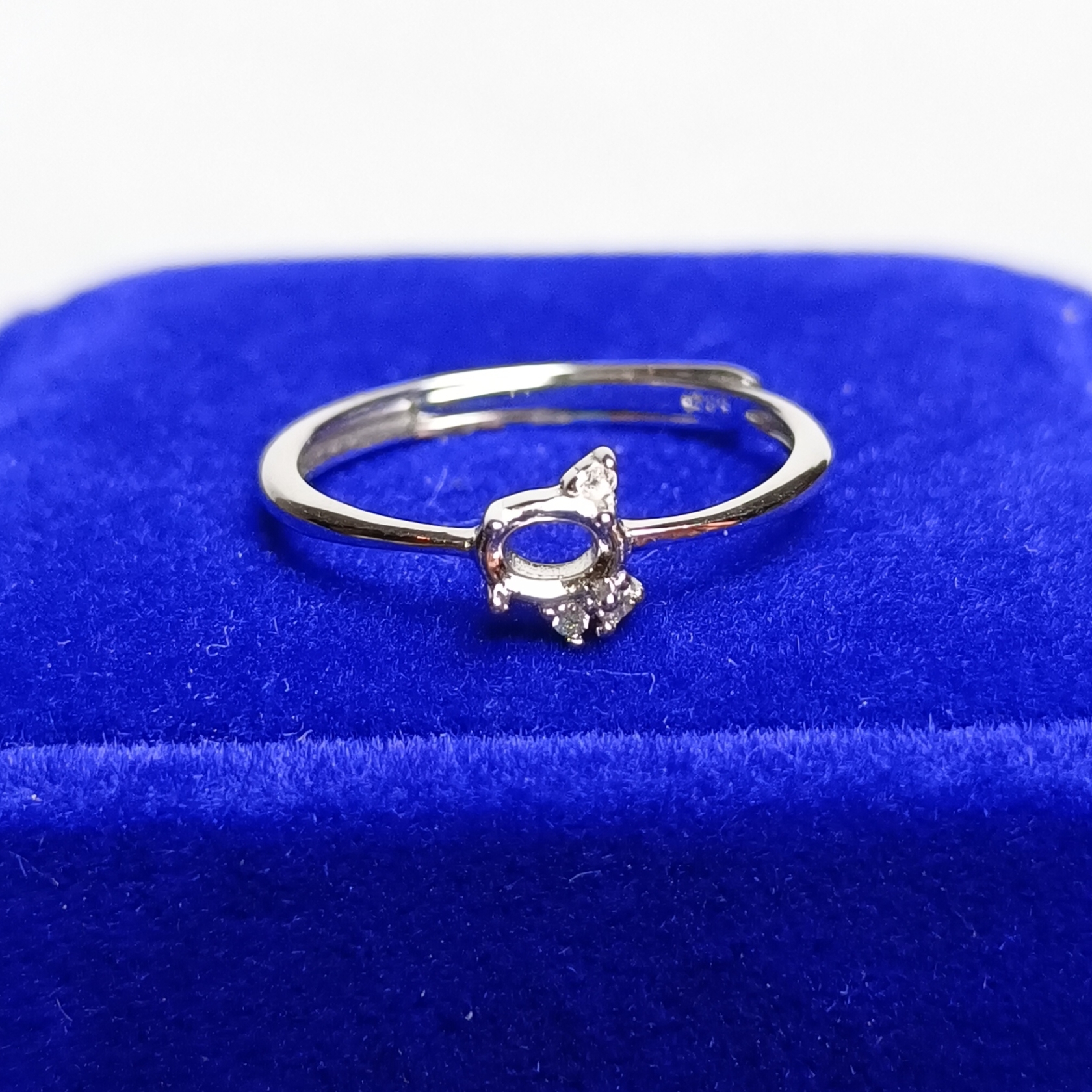 女戒橢圓3*4mm空托