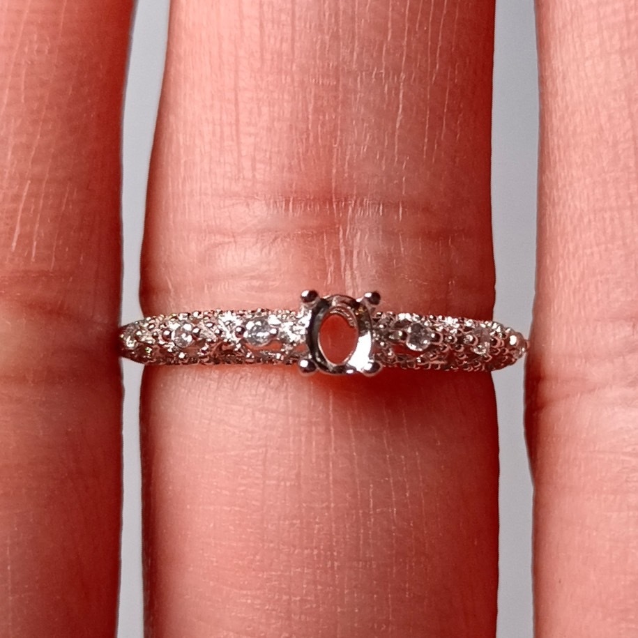 女戒橢圓3*4mm空托