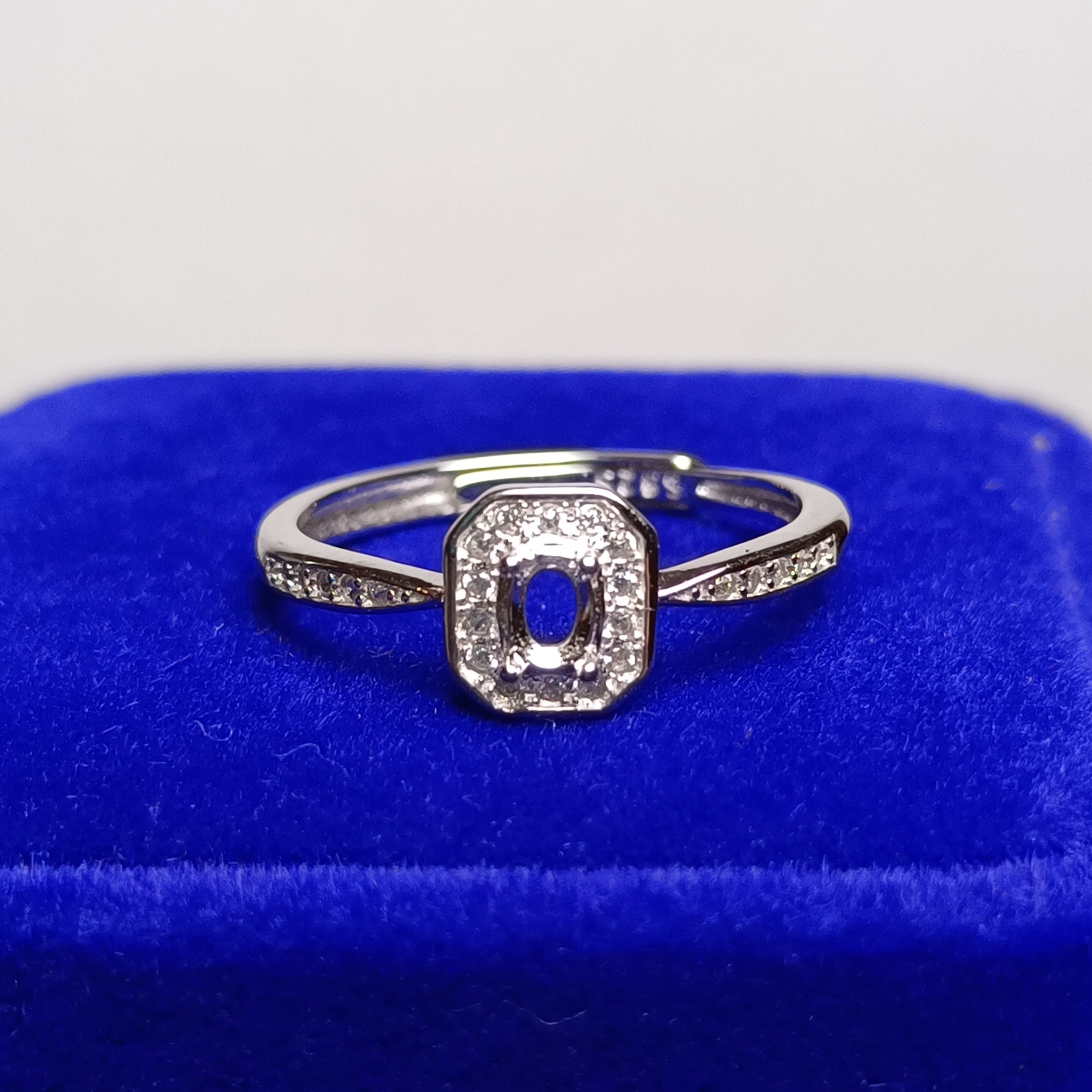 女戒橢圓3*4mm空托