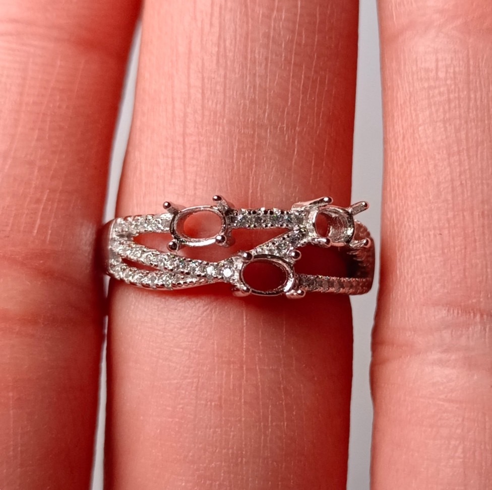 女戒橢圓3*4mm空托