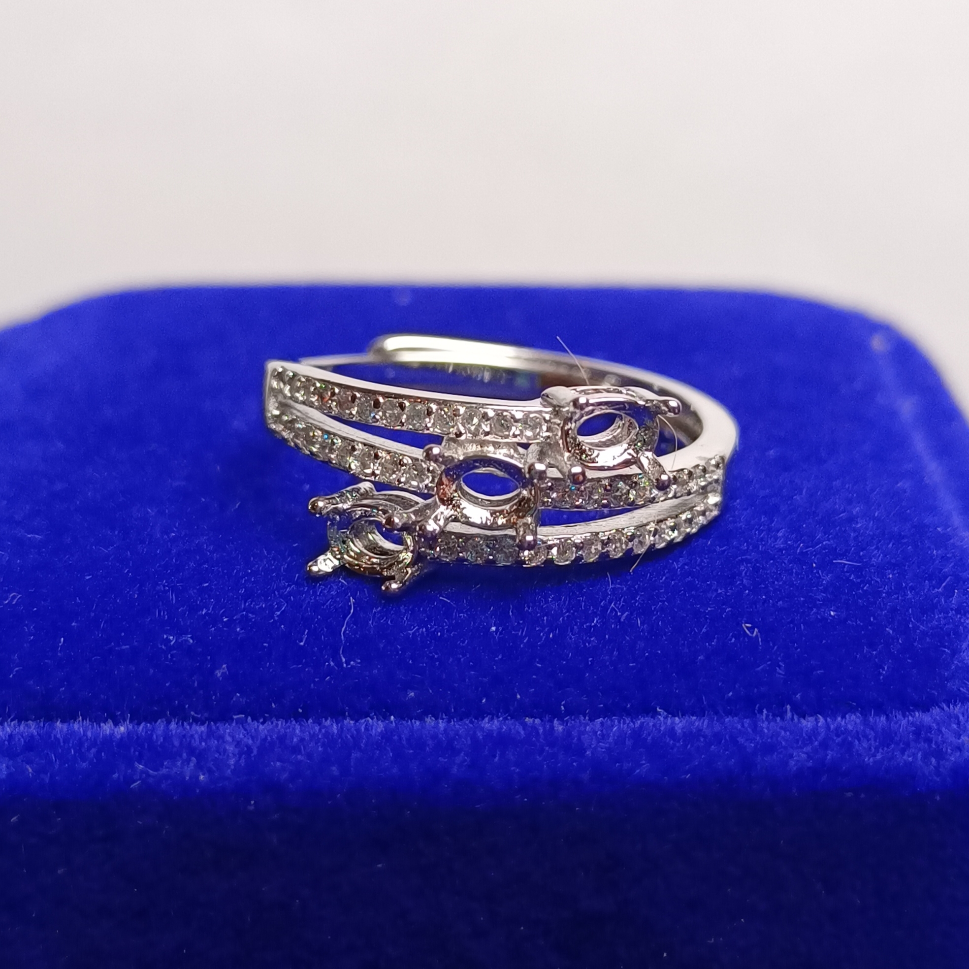 女戒橢圓3*4mm空托