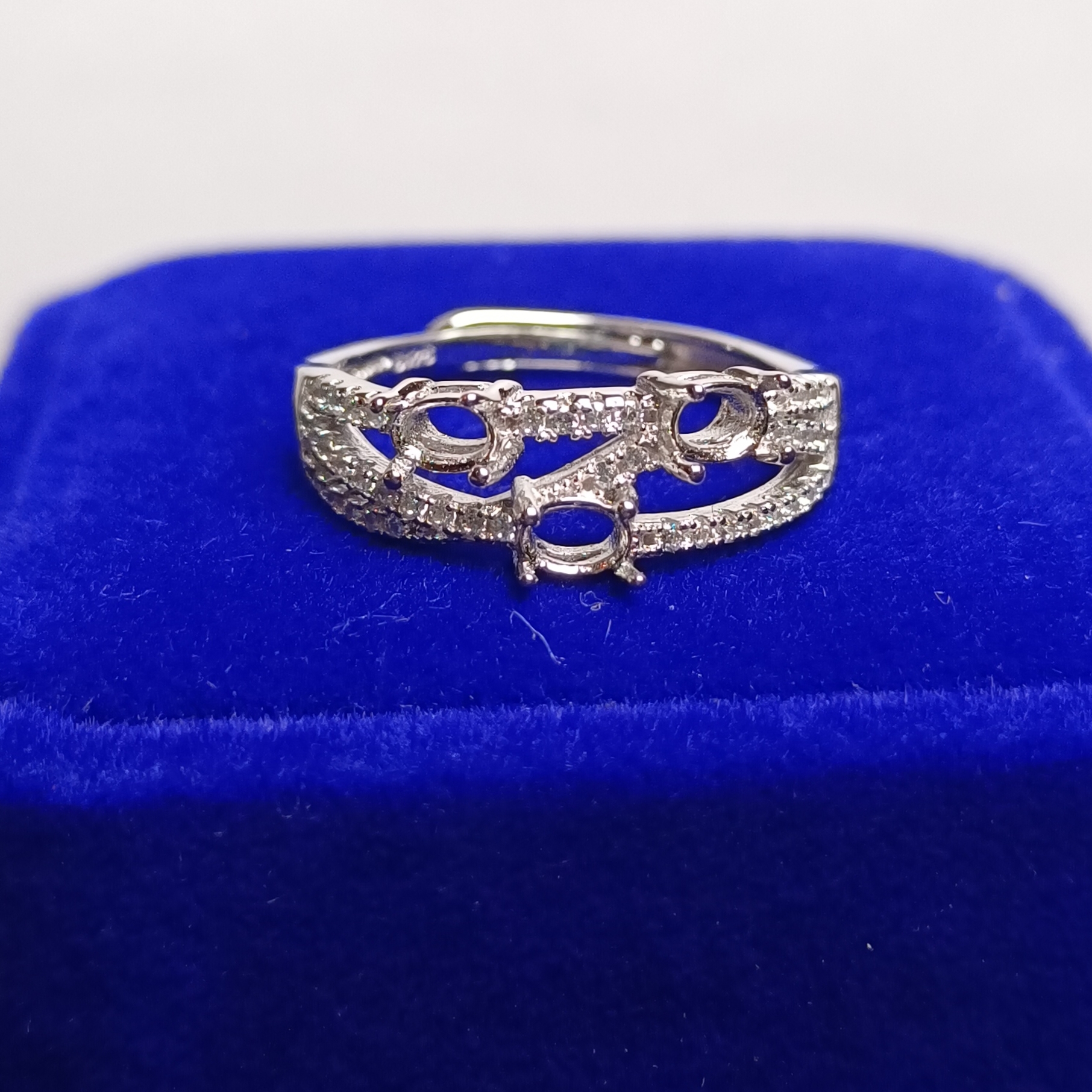 女戒橢圓3*4mm空托