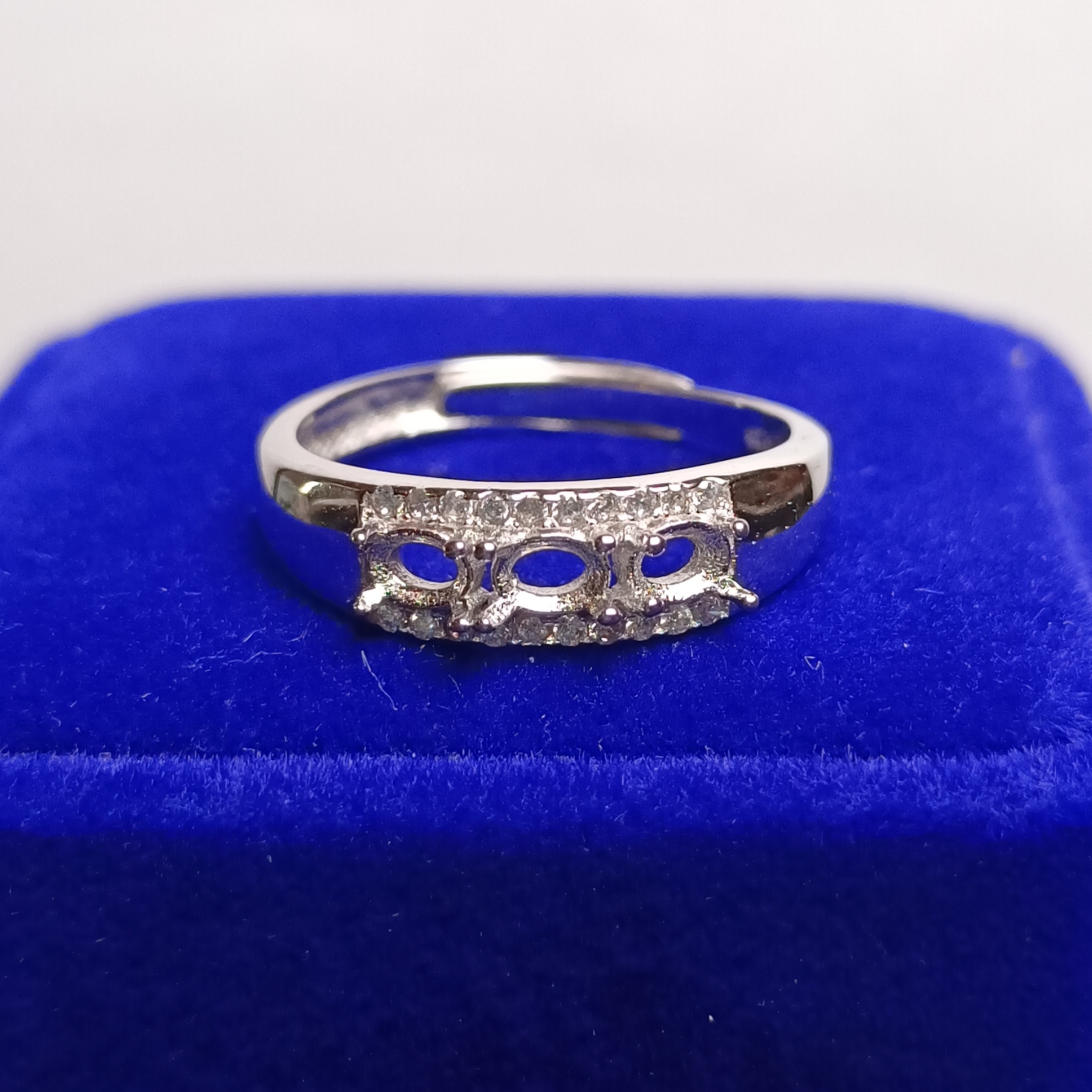 女戒橢圓3*4mm空托