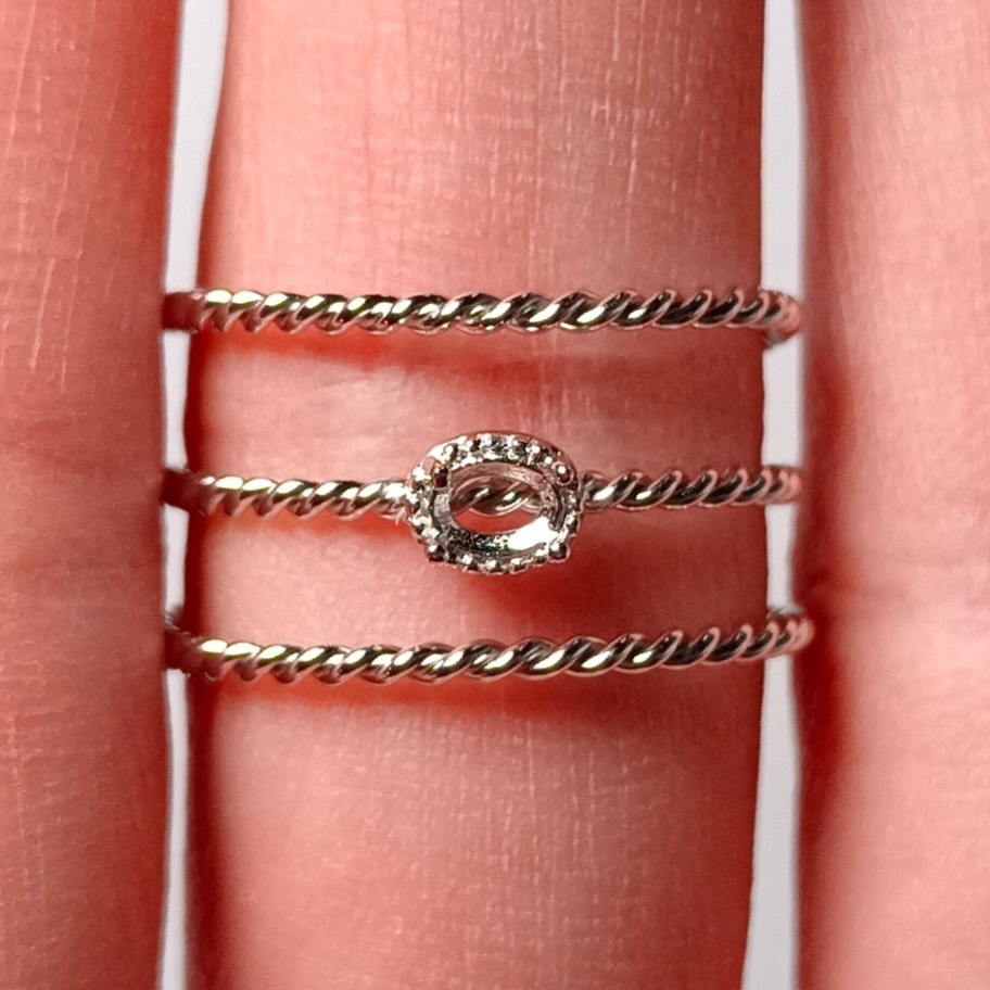 女戒橢圓3*4mm空托