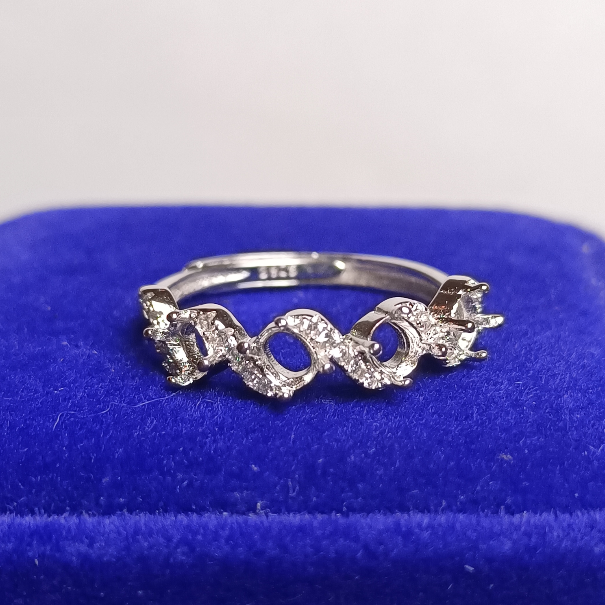 女戒橢圓3*4mm空托