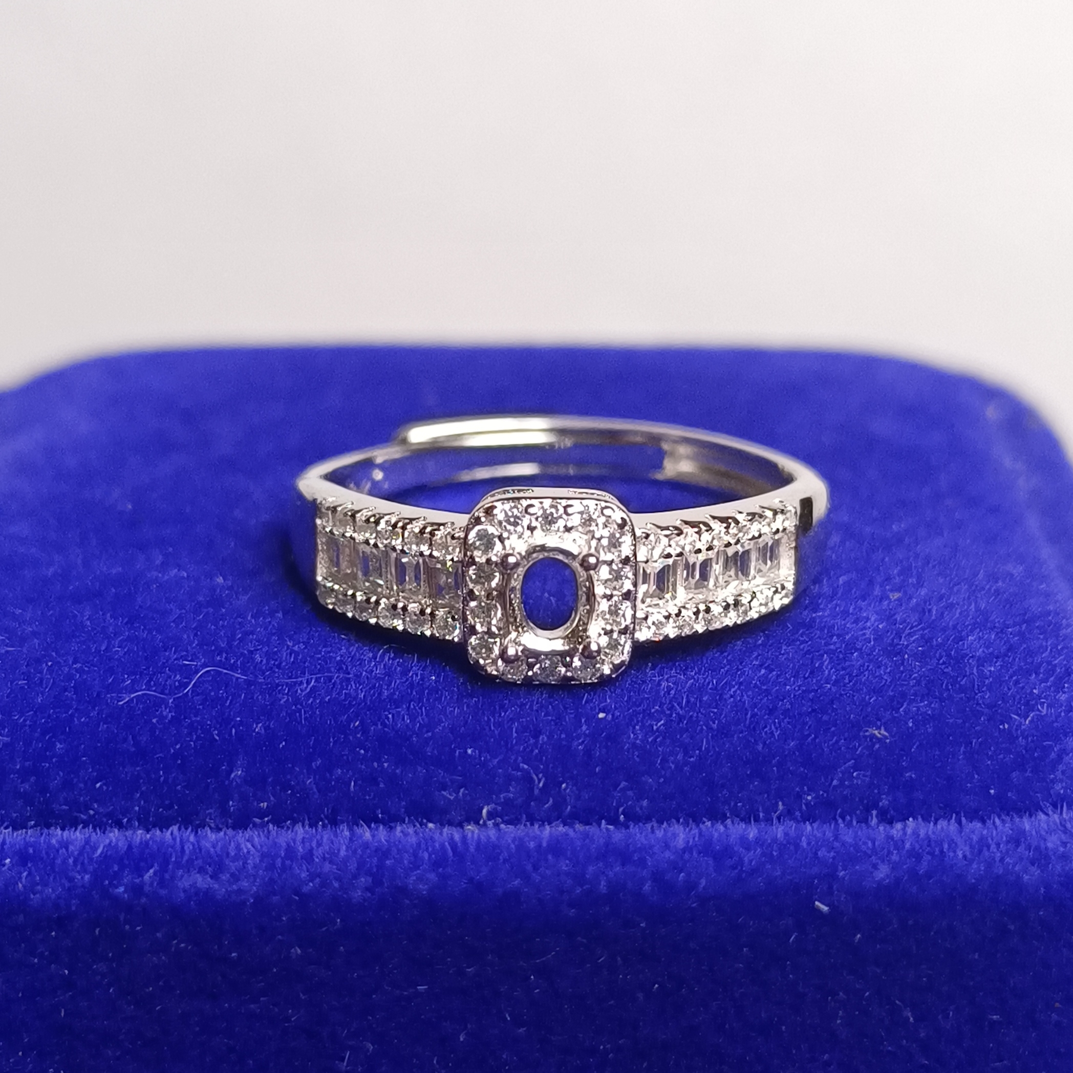 女戒橢圓3*4mm空托