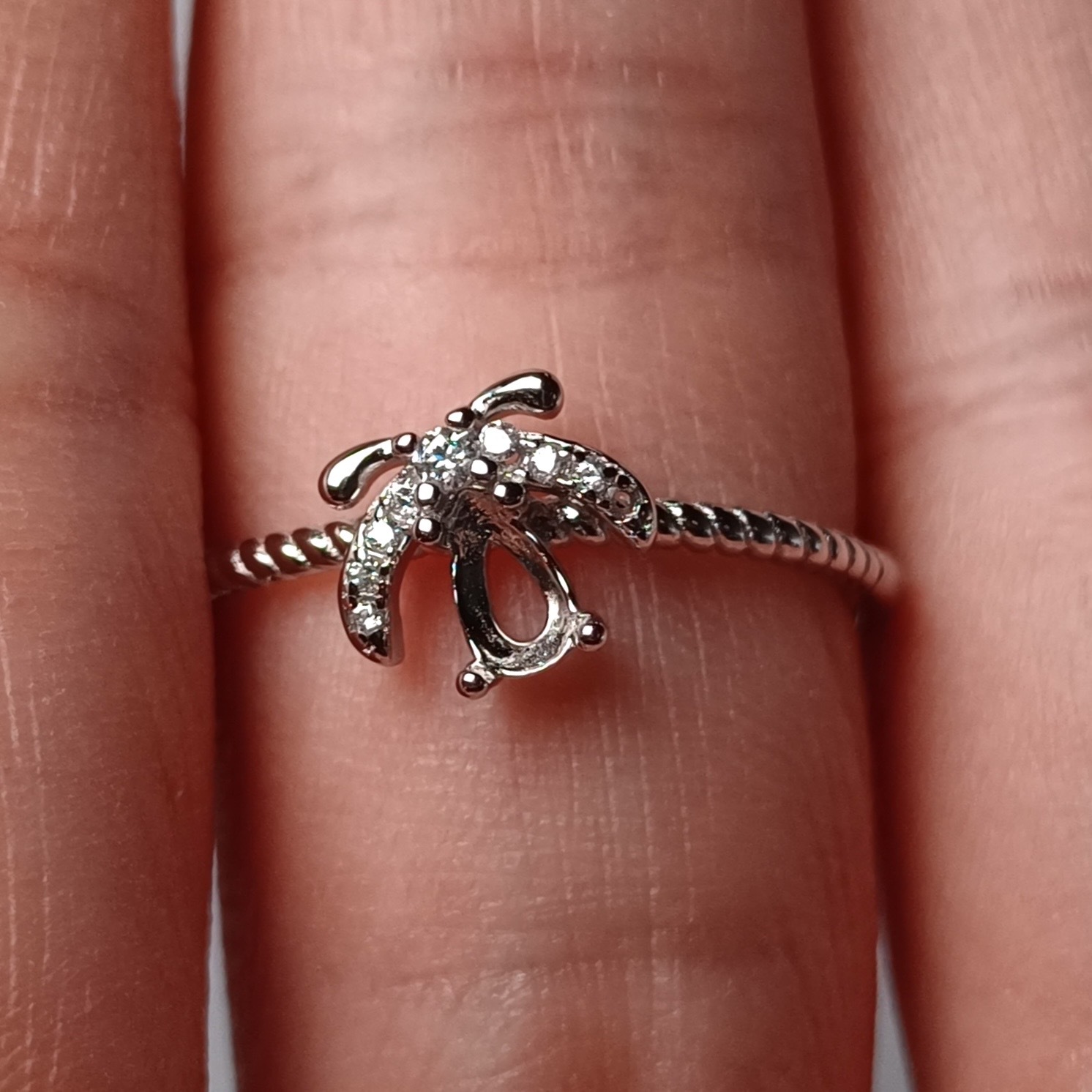 女戒水滴3*4mm空托