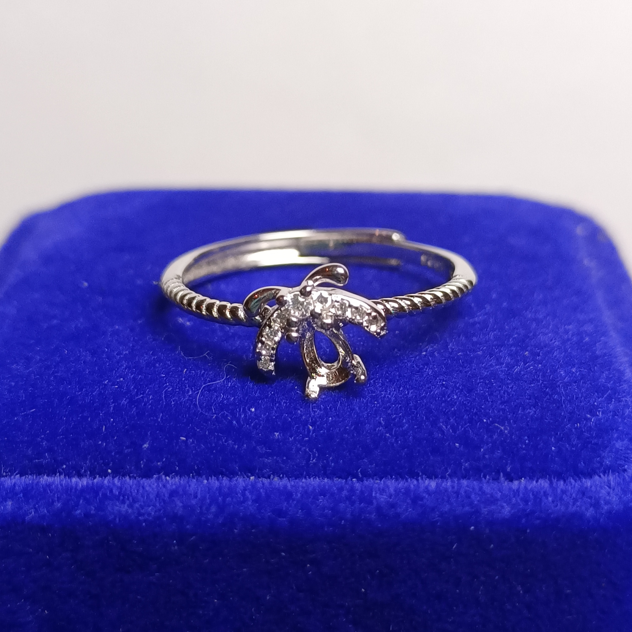 女戒水滴3*4mm空托