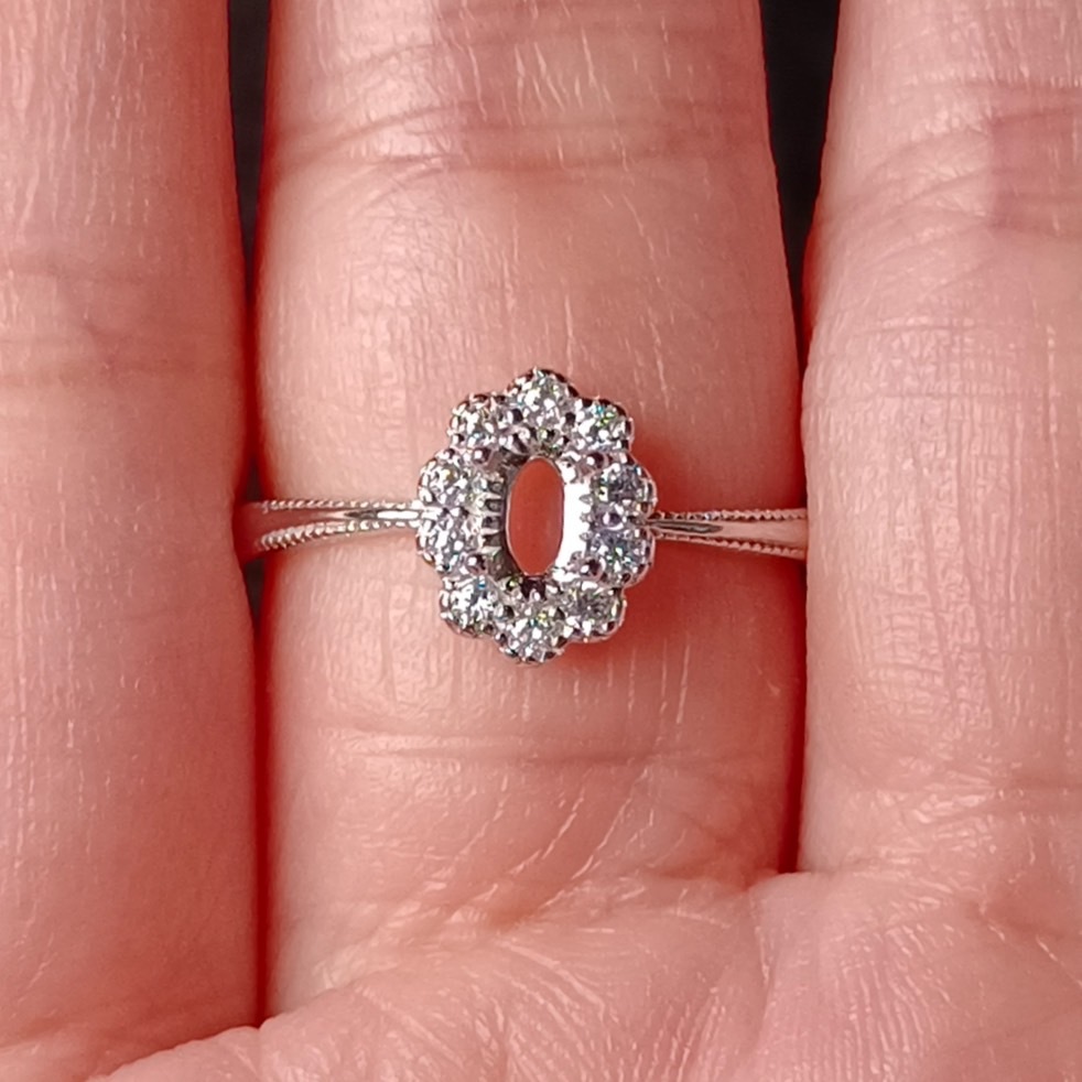 女戒橢圓3*5mm空托