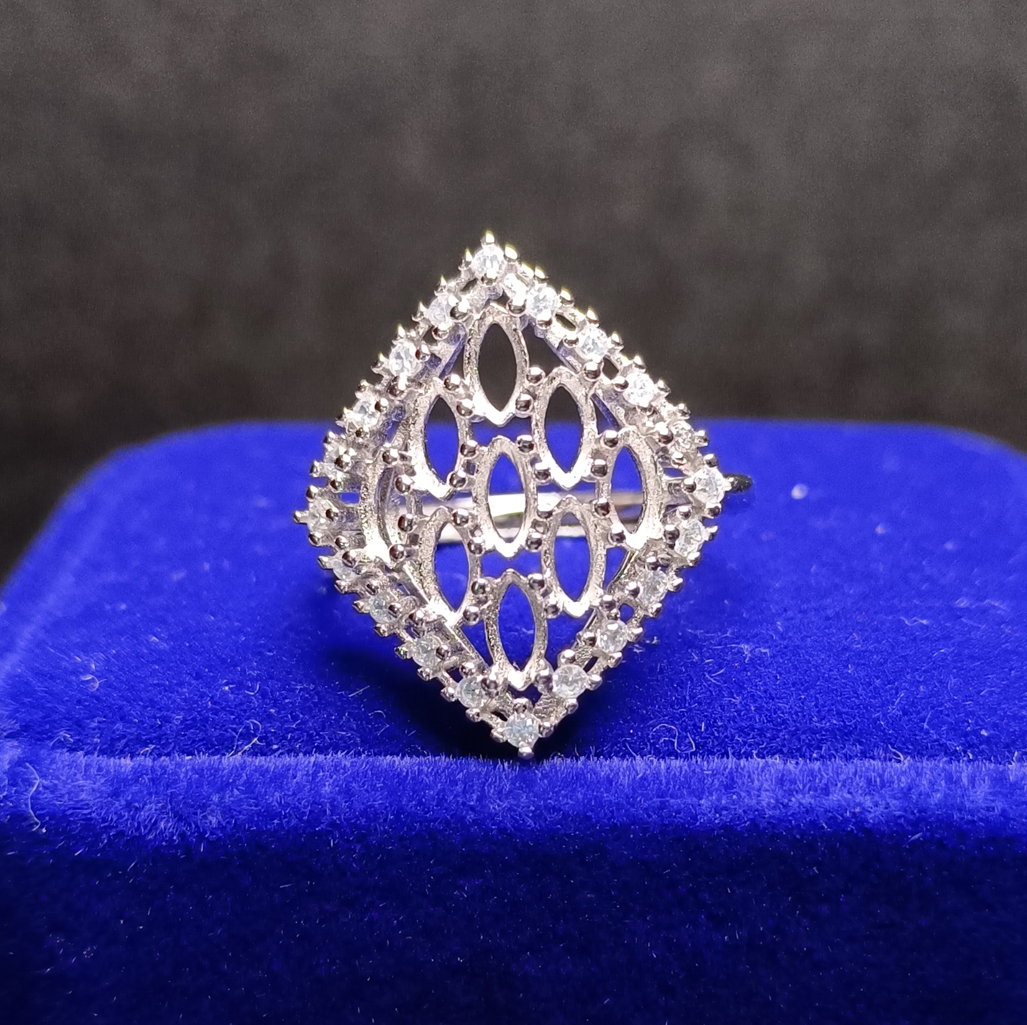 女戒橢圓3*5mm空托