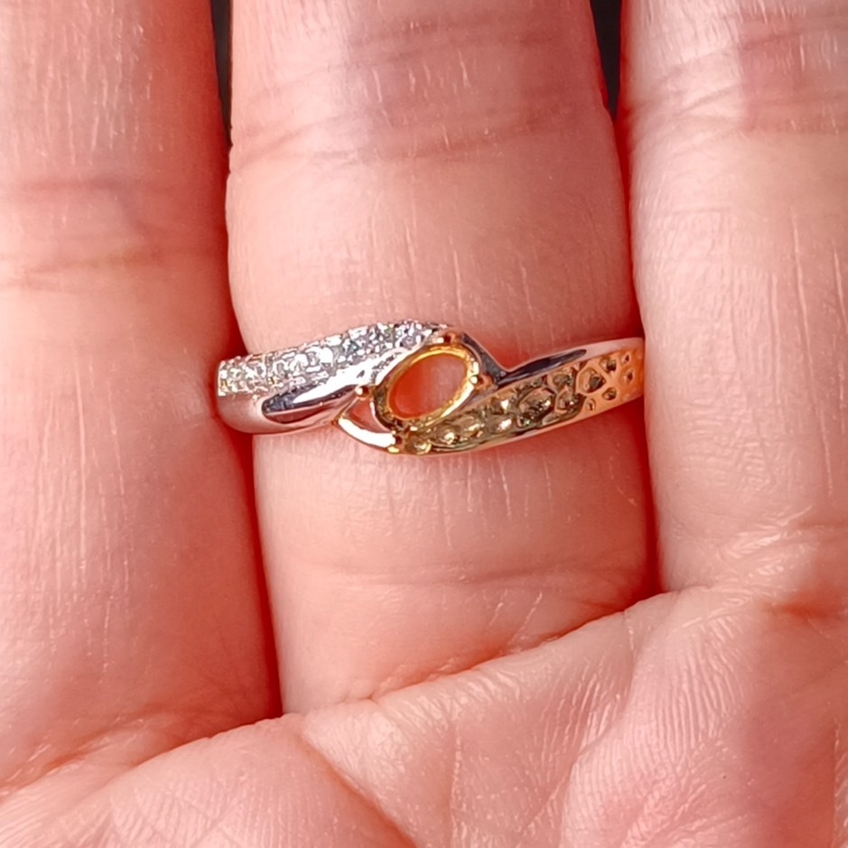 女戒橢圓3*5mm空托