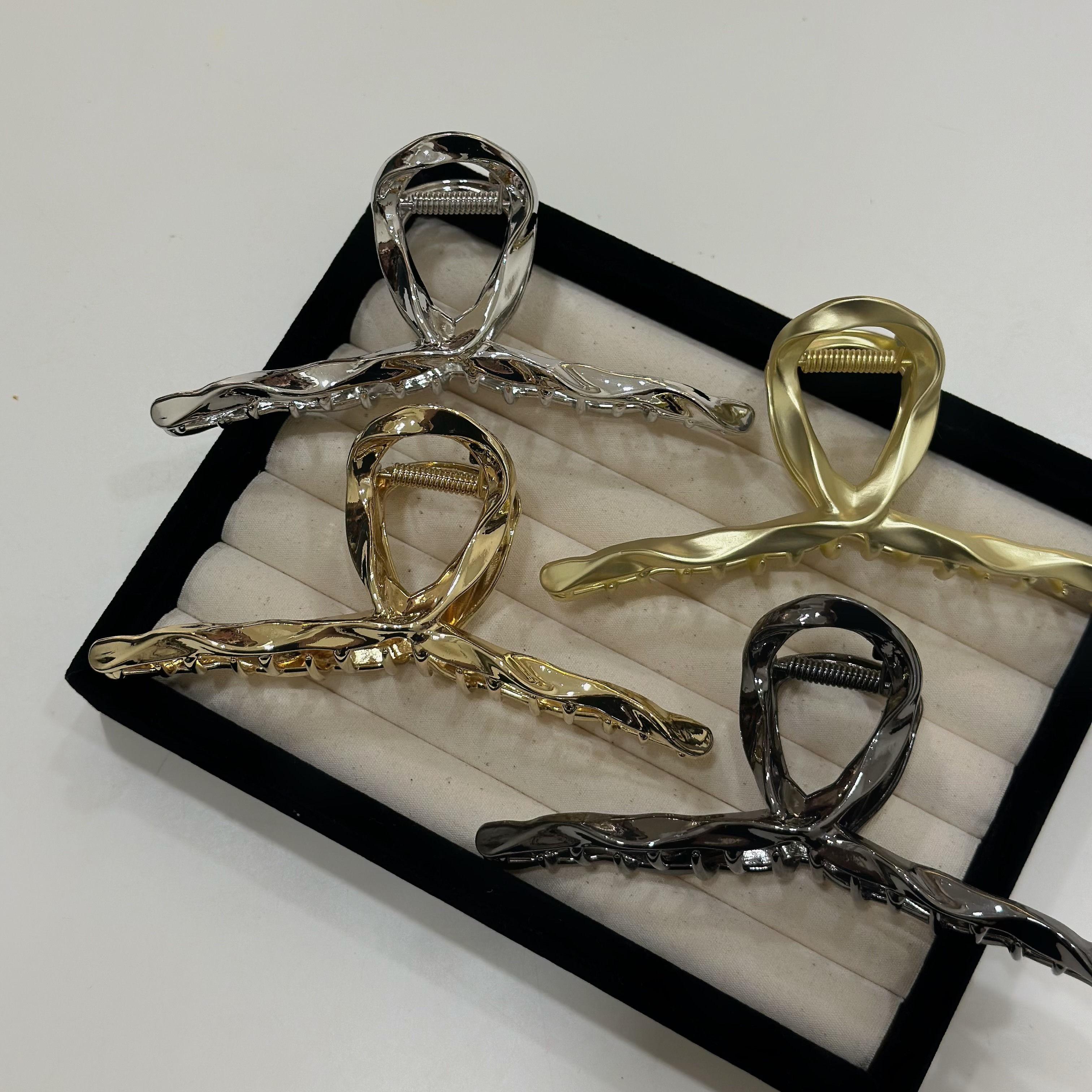 波浪金屬金屬鯊魚夾（適合髮量多）