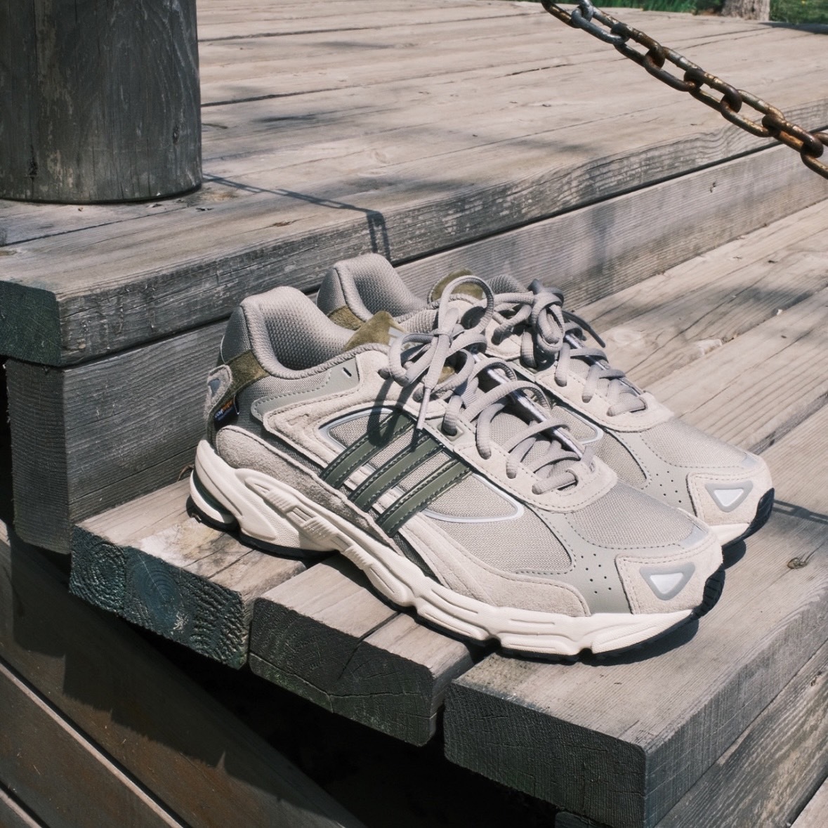 Adidas RESPONSE CL 灰綠軍綠 休閒運動鞋 男鞋綠 抗撕裂 緩衝 米白 千禧跑鞋 愛迪達 ID3142